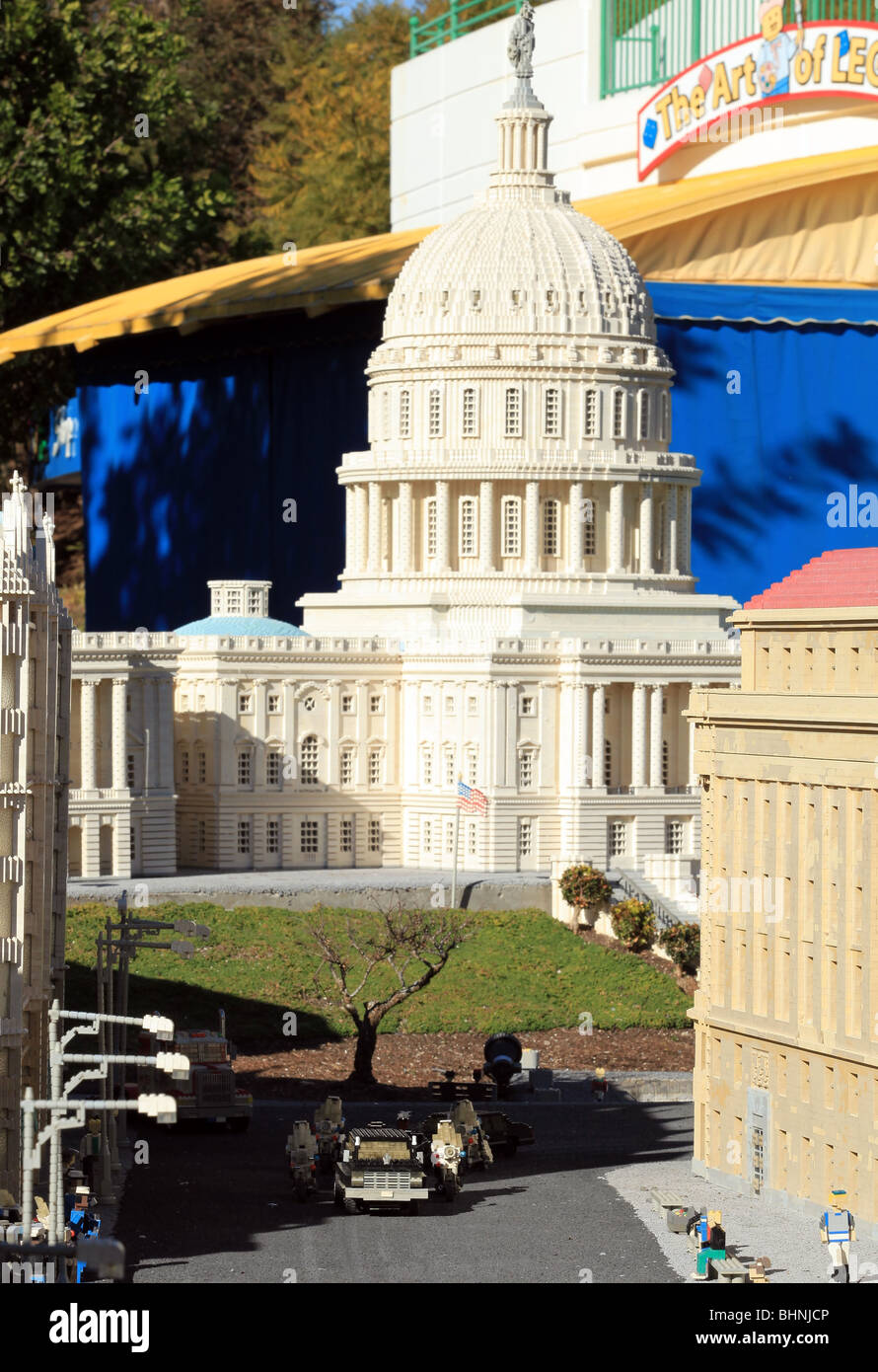 BARACK OBAMA Michelle Obama IN per il giro della Papamobile LEGO 56TH U.S. Inaugurazione presidenziale di Barack Obama CARLSBAD CA USA 15 Gennaio Foto Stock