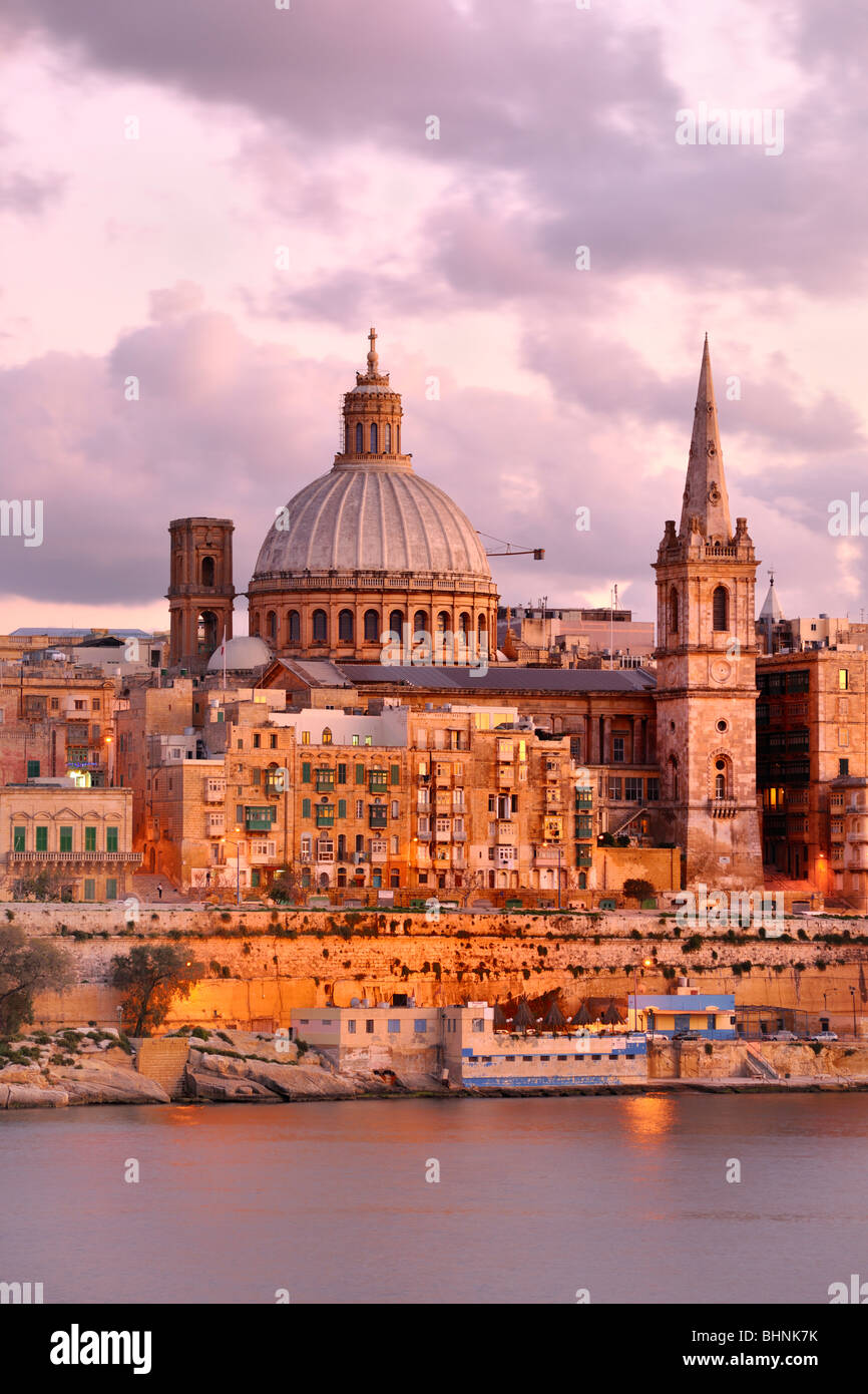 La Valletta chiesa carmelitana guglia a cupola Foto Stock