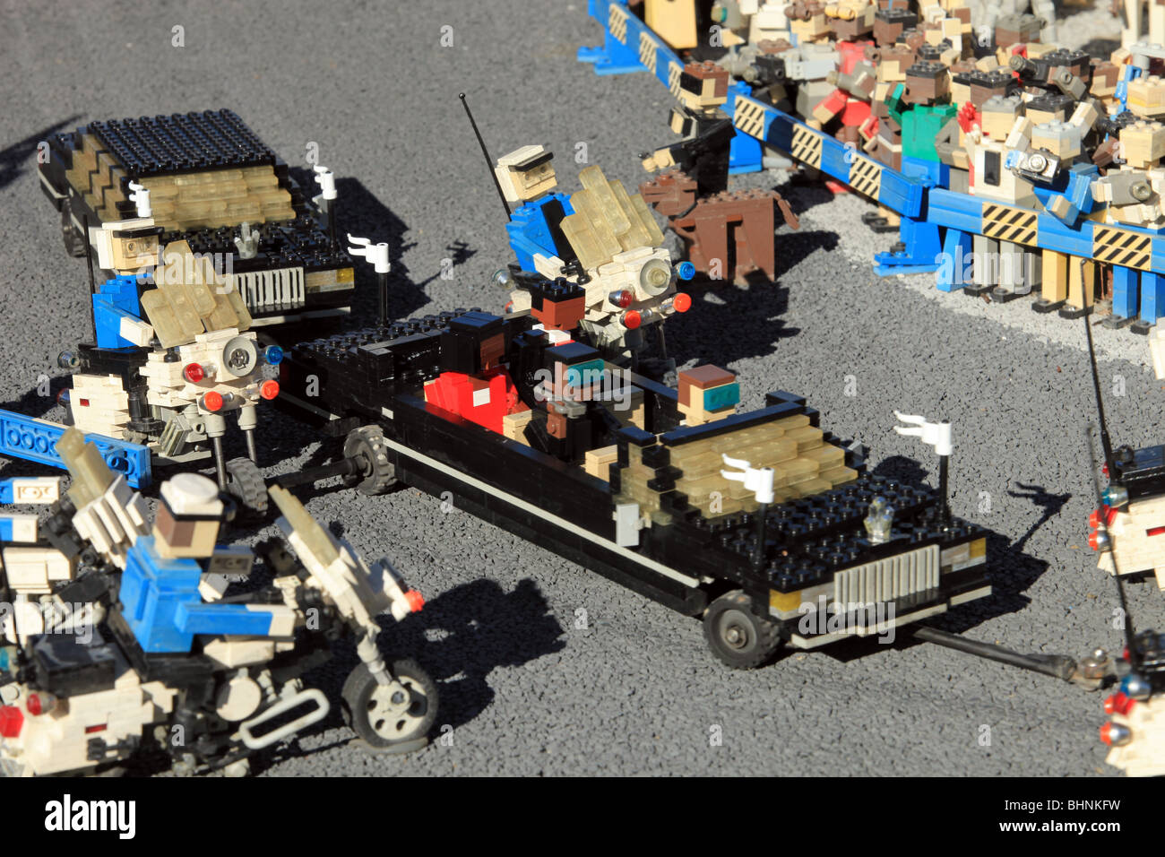 BARACK OBAMA Michelle Obama IN per il giro della Papamobile LEGO 56TH U.S. Inaugurazione presidenziale di Barack Obama CARLSBAD CA USA 15 Gennaio Foto Stock