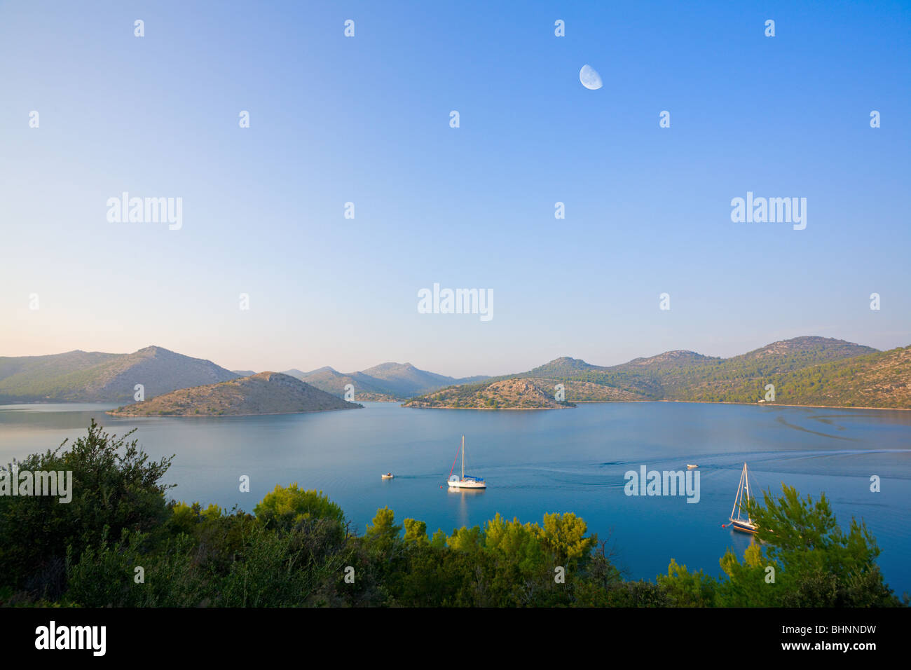 Le barche nel porto Foto Stock