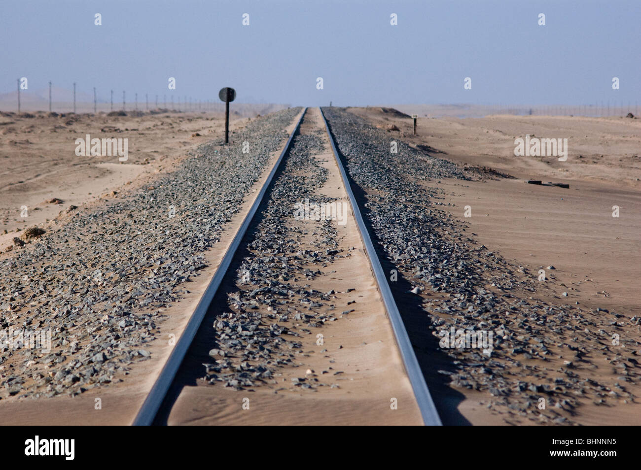 Binari del treno nel Deserto della Namibia Foto Stock