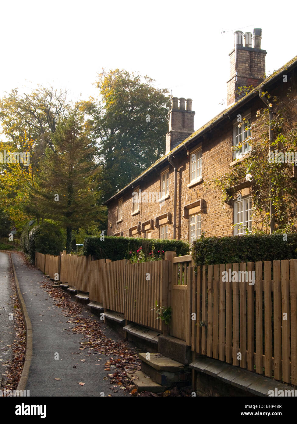 Una fila di case nel villaggio di Woolsthorpe dal Belvoir, Lincolnshire England Regno Unito Foto Stock