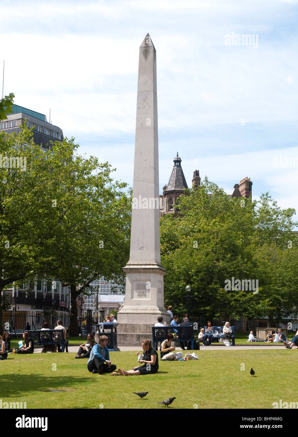 Il monumento nel parco di San Filippo la cattedrale nel centro della città di Birmingham, West Midlands, Regno Unito Foto Stock
