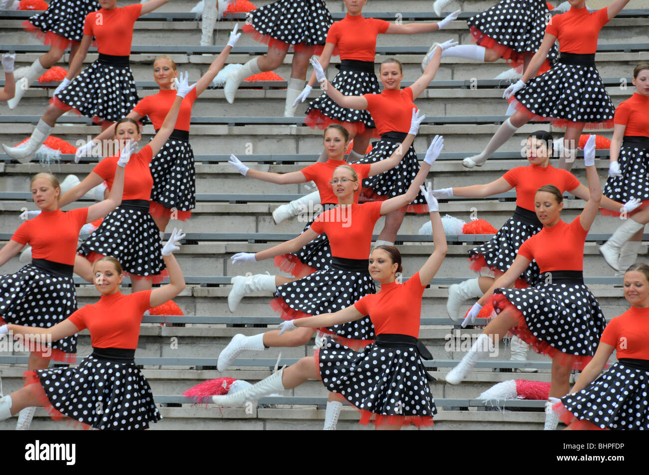 Pom pom ballerine alla quadriennale canzone lituana e Festival di Danza, in Vilnius Foto Stock