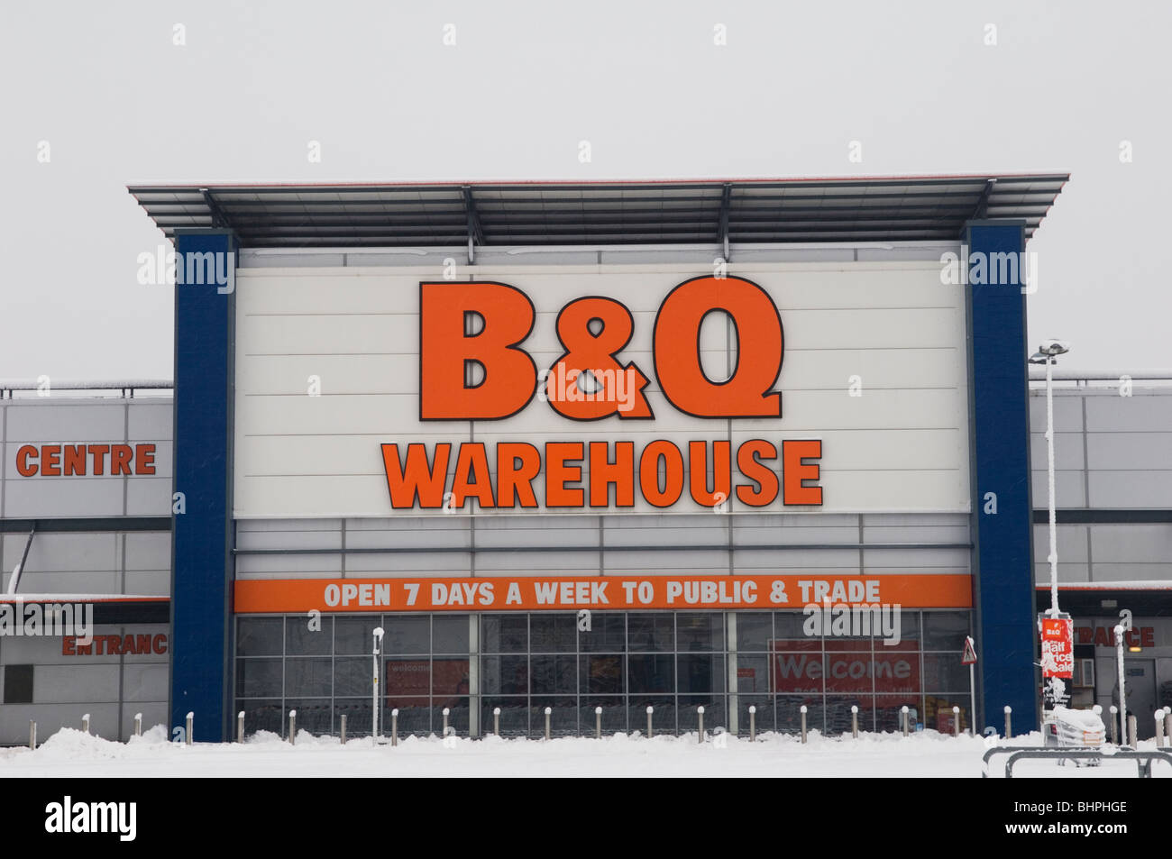 B&Q warehouse in segno forte di Manchester REGNO UNITO Foto Stock B&Q warehouse in segno forte di Manchester REGNO UNITO Foto Stock