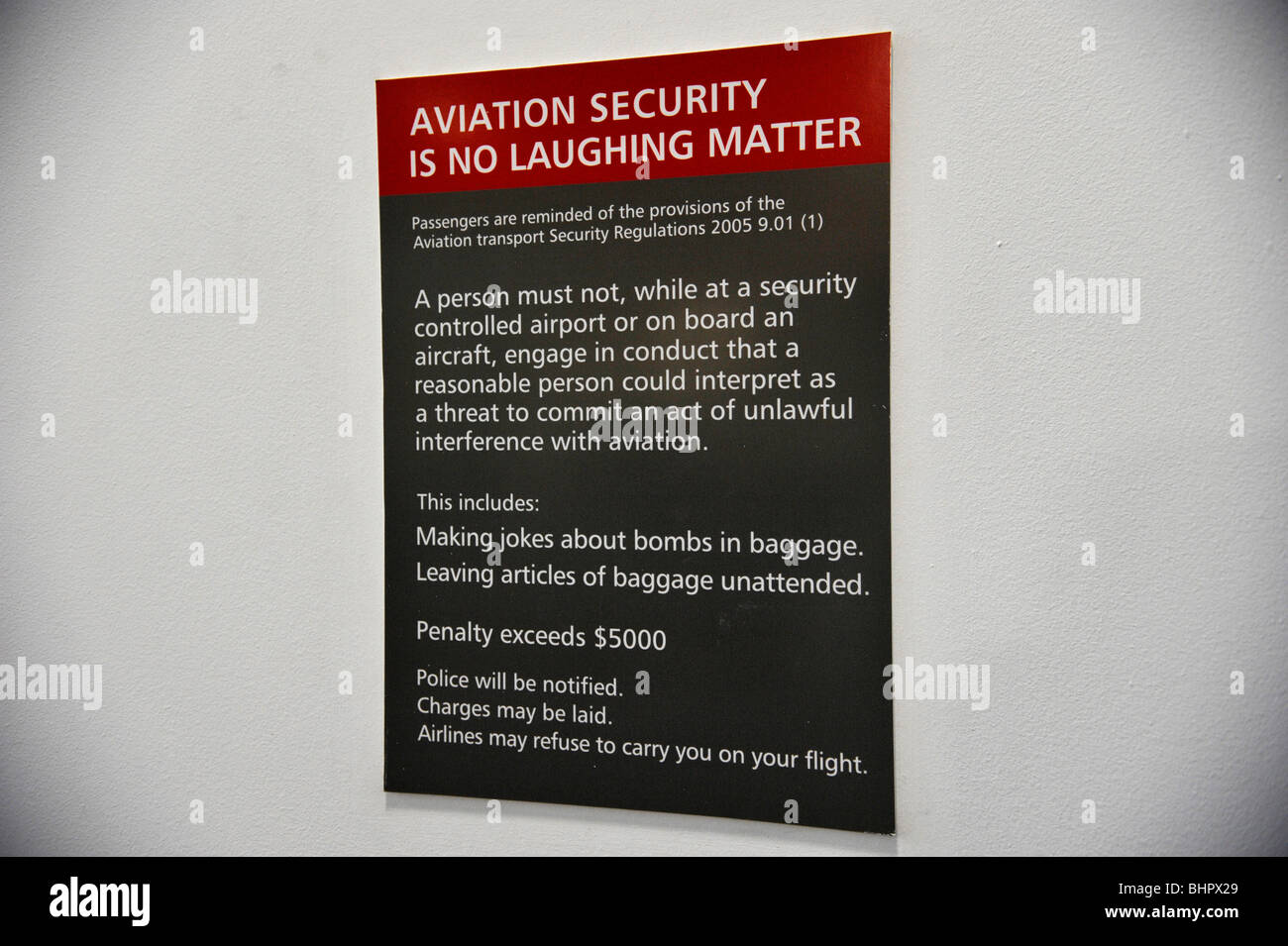 Sicurezza aerea segno circa rideva di sicurezza aerea. Foto Stock