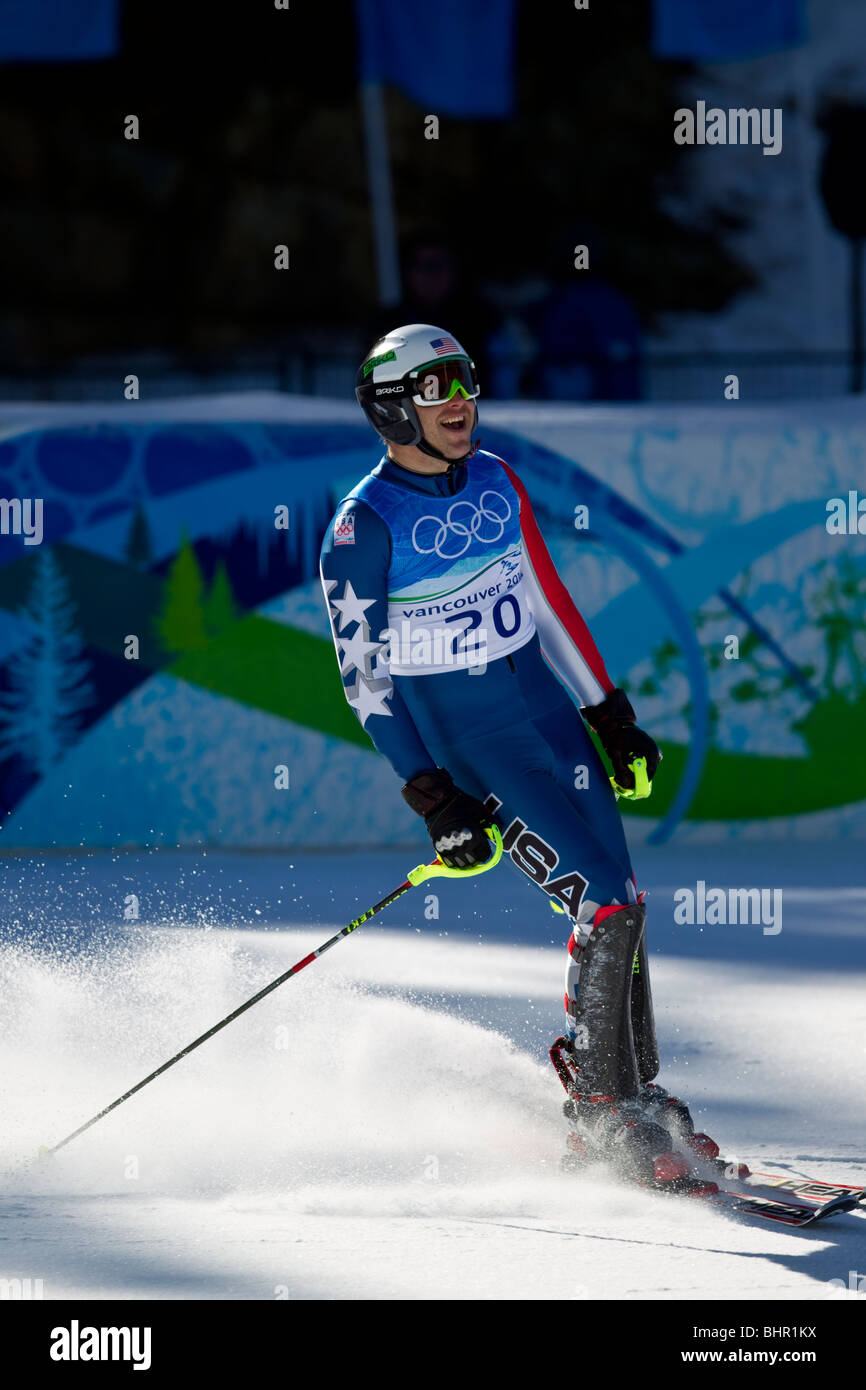 Bode Miller (USA) medaglia d'oro, terminando la porzione di slalom dello sci alpino Uomini Super combinata al 2010 Olympic Foto Stock