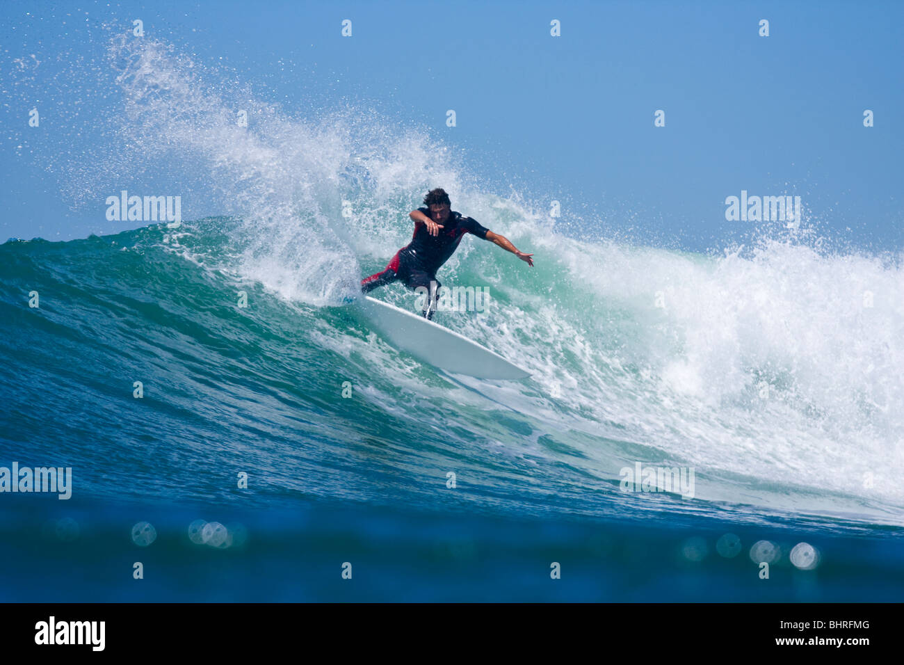 Surfer a tralicci. Foto Stock