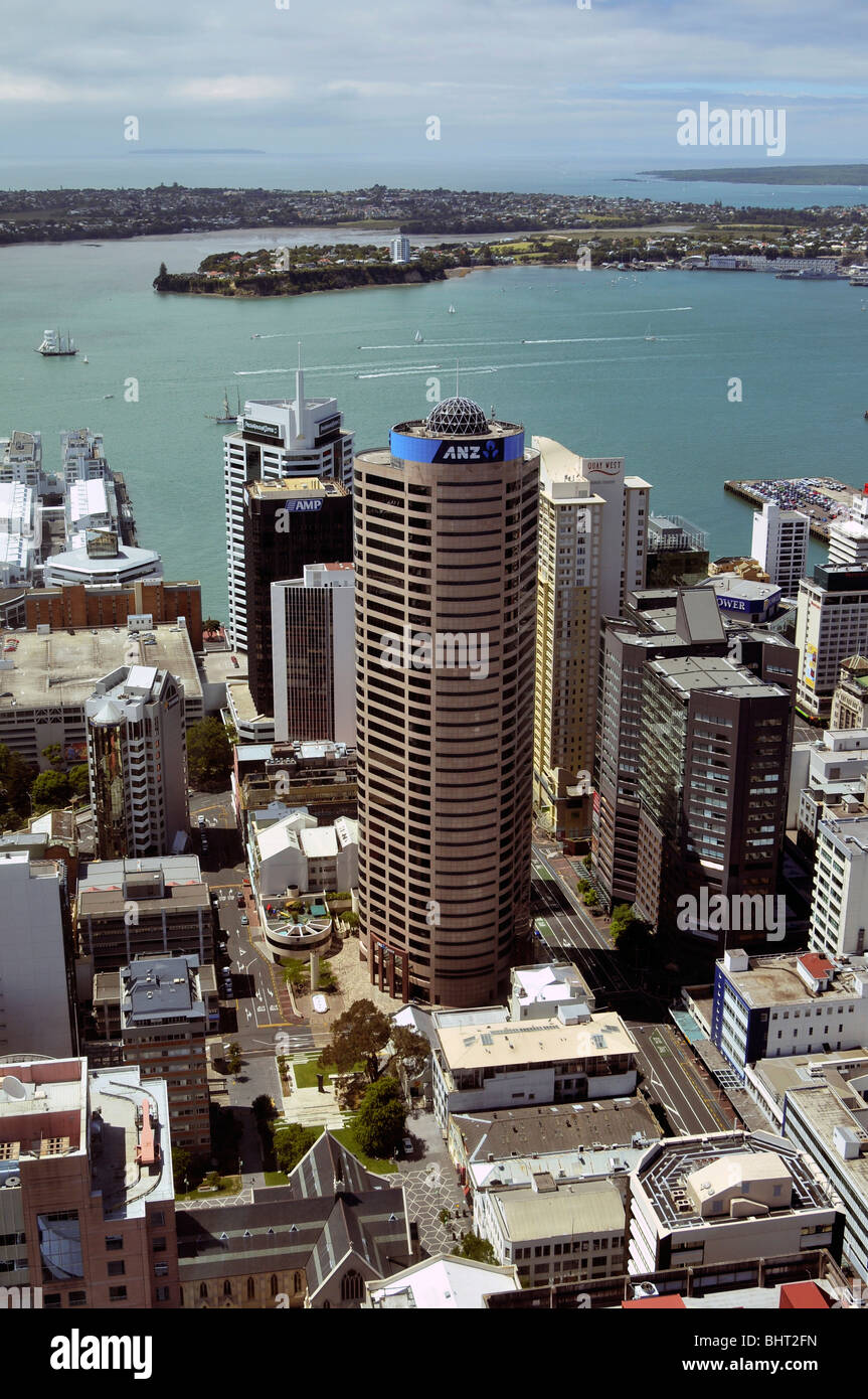 ANZ edificio che domina una vista aerea della città di Auckland in Nuova Zelanda. Foto Stock