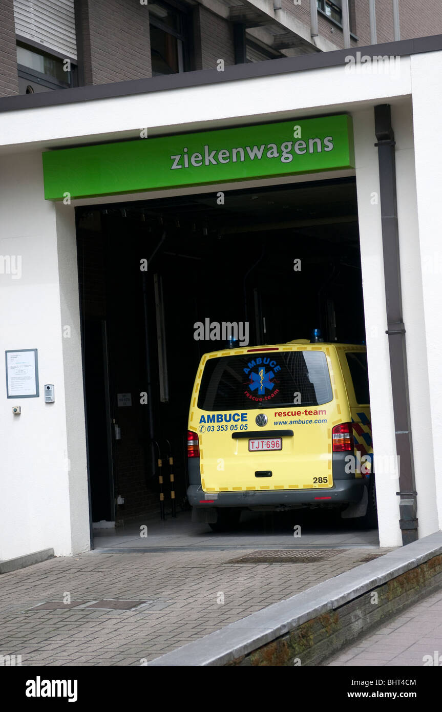 Ambulanza ospedale a Anversa Antwerpen Belgio Europa Foto Stock