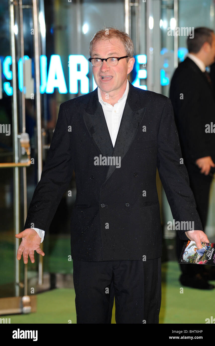 HARRY ENFIELD Alice in Wonderland premiere del film cinema Odeon Leicester Square Londra Inghilterra 25 Febbraio 2010 Foto Stock