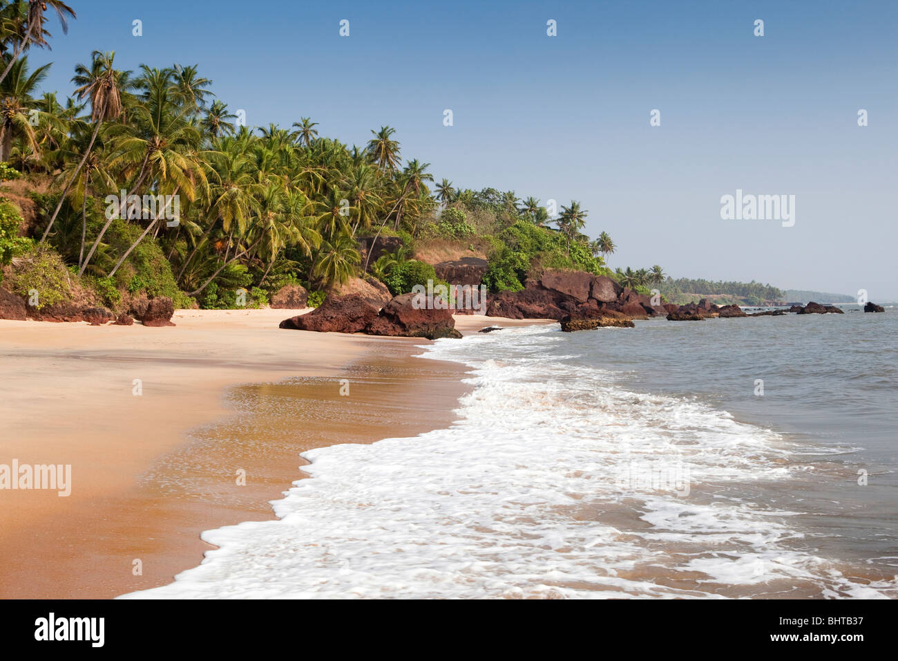 India Kerala, Cannanore (Kannur), Adhi Kadalai, Costa Malabari piccola spiaggia idilliaca Foto Stock