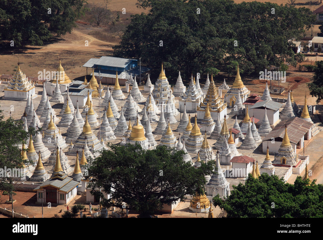 Myanmar Birmania, Pindaya, imbiancato stupa, Stato Shan, Foto Stock