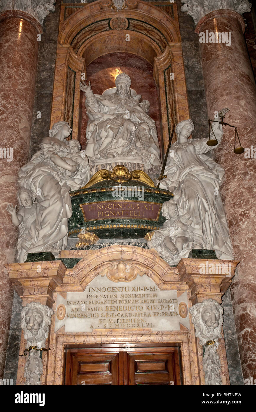 Il monumento funebre di papa Innocenzo XII da Ferdinando Fuga, nella