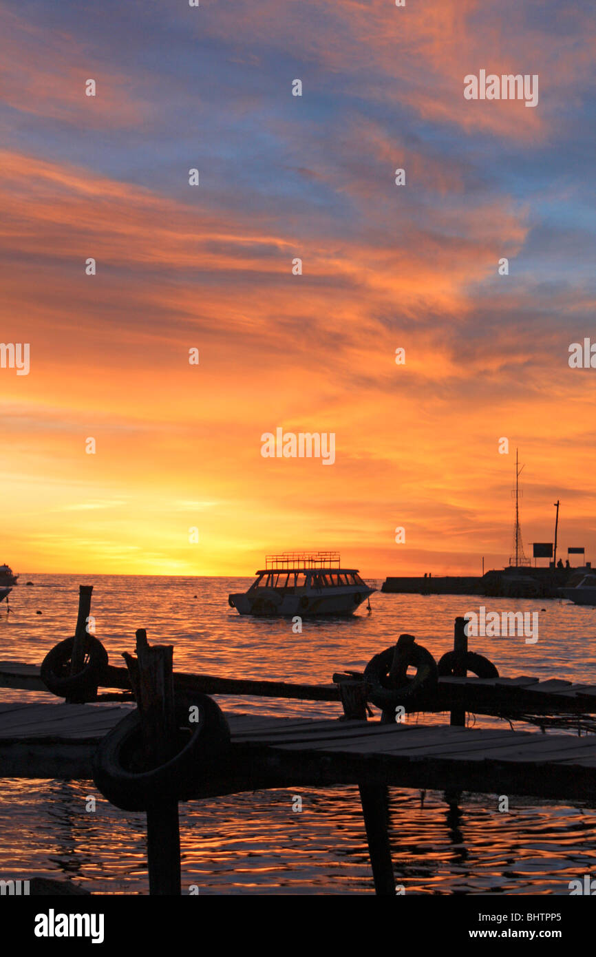 Tramonto sul lago Titicaca, Copacabana, Bolivia Foto Stock