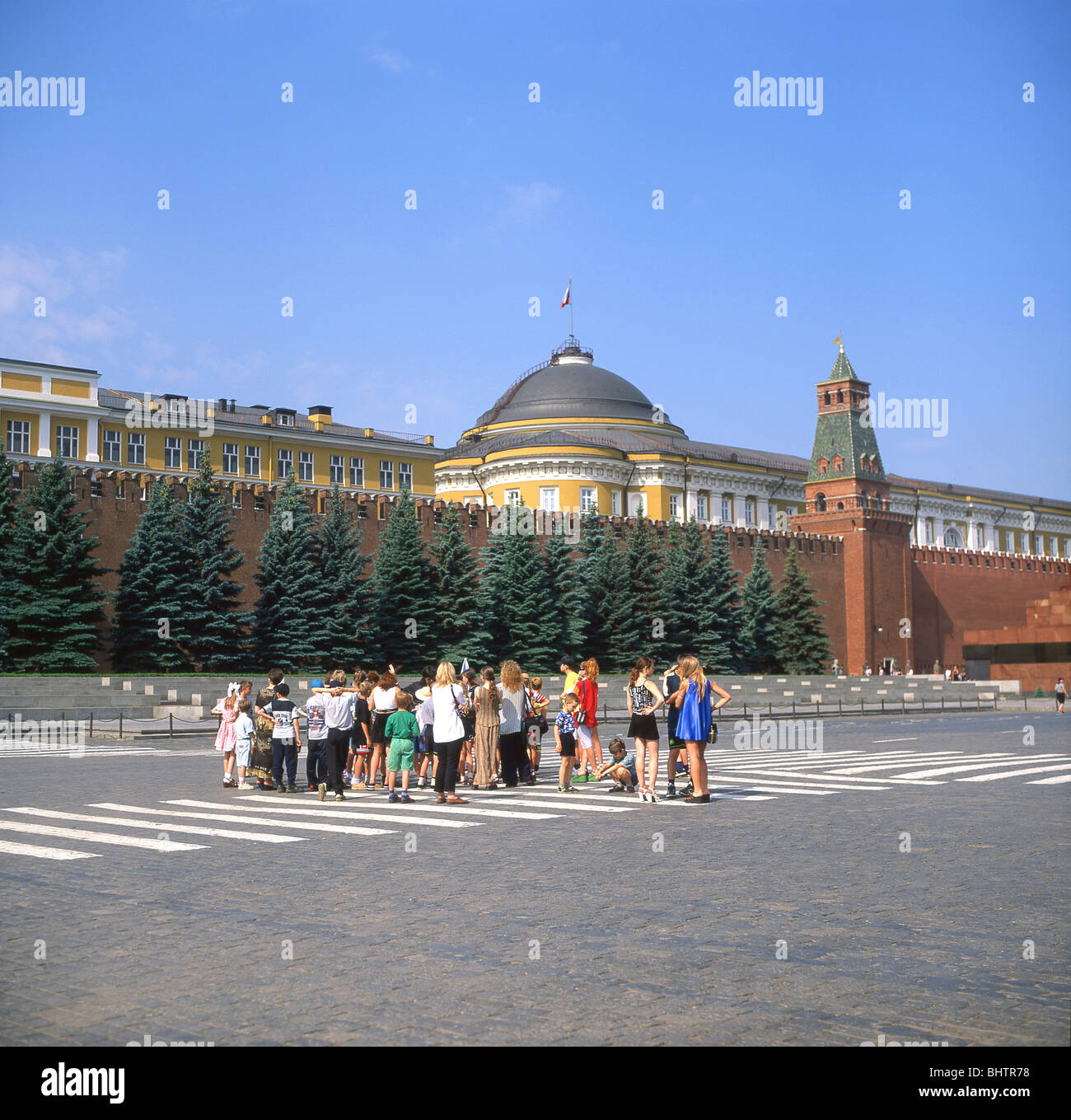 I bambini del tour di gruppo, Piazza Rossa di Mosca, il distretto centrale, Russia Foto Stock