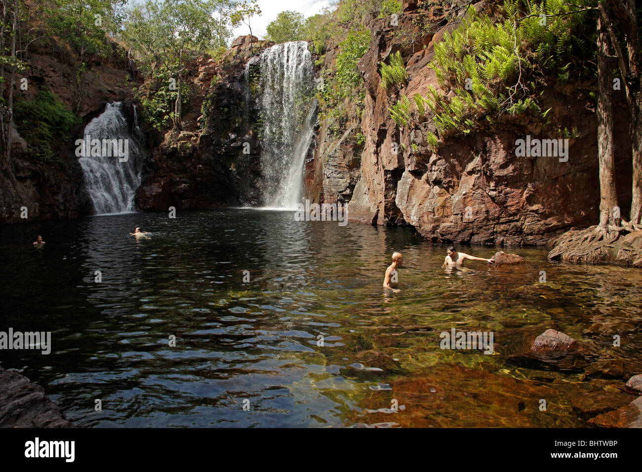 Nuoto i turisti a Firenze cade a Litchfield Nationalpark, Territorio del Nord, l'Australia Foto Stock