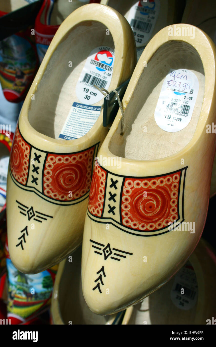 Zoccoli di legno per la vendita in Amsterdam, Paesi Bassi Foto Stock