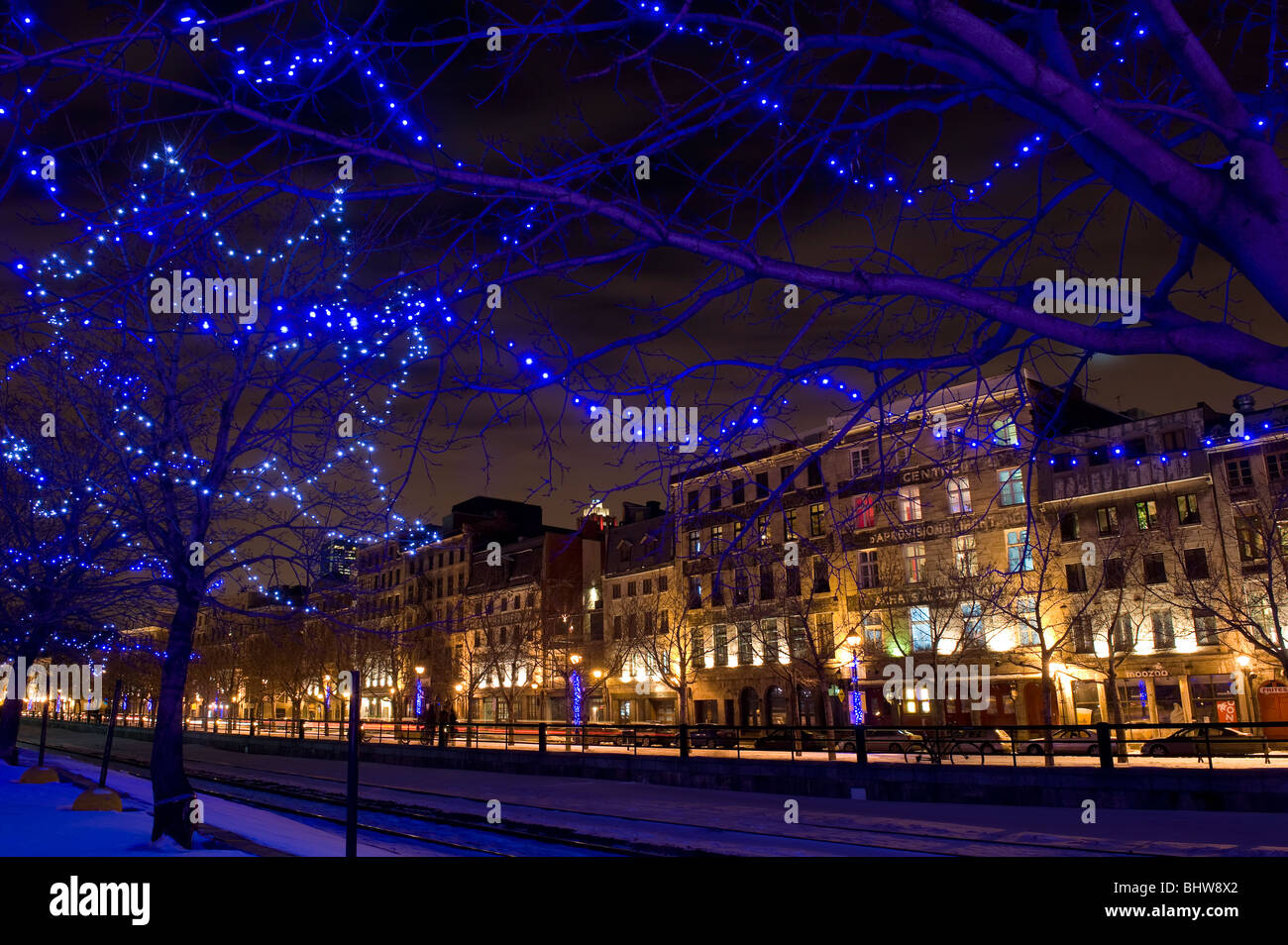 De la commune street nella vecchia Montreal, Quebec, Canada. Gli edifici furono eretti durante il XVII e il XVIII secolo. Foto Stock