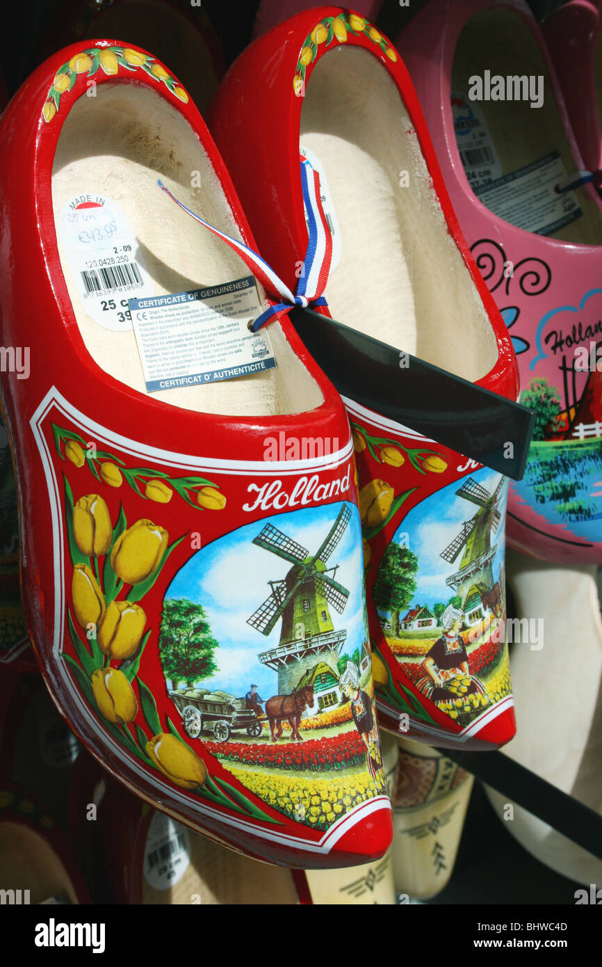 Zoccoli di legno per la vendita in Amsterdam, Paesi Bassi Foto Stock