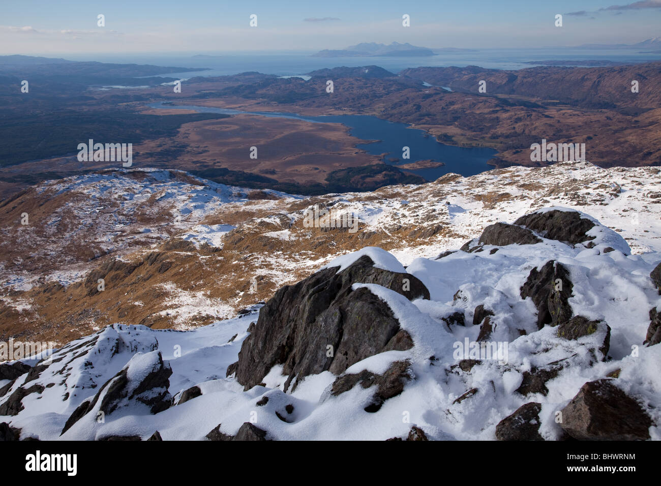 Loch Sheil e rum da Beinn Resipol è un Corbett, una collina scozzese tra 2500' e 3000' alta. Foto Stock