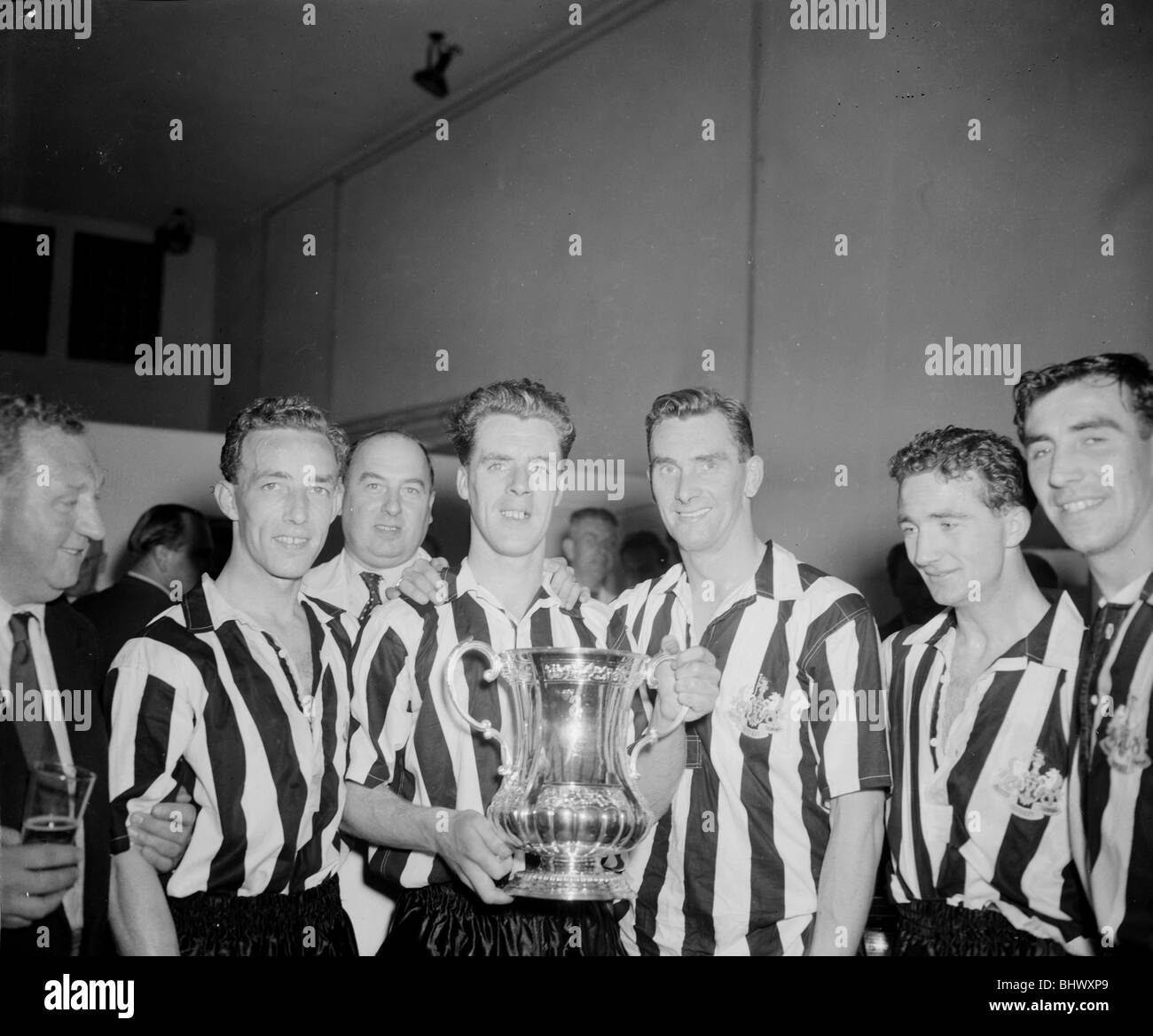 Newcastle 3-0 Manchester City 1955 finale di FA Cup da sinistra a destra: Norman Smith (trainer), George Hannah, Alex Mutch (physio), Foto Stock