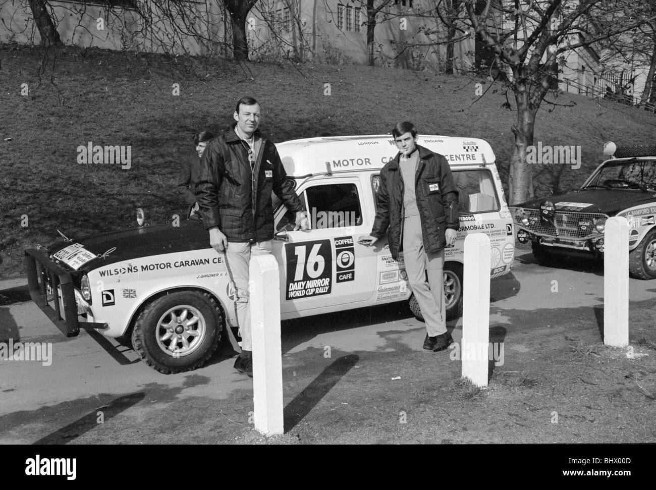 Daily Mirror World Cup Rally 19 Aprile - 27 maggio 1970. La vettura numero 16, un Escort Elba Autocaravan pilotato da J. Gardner e Foto Stock