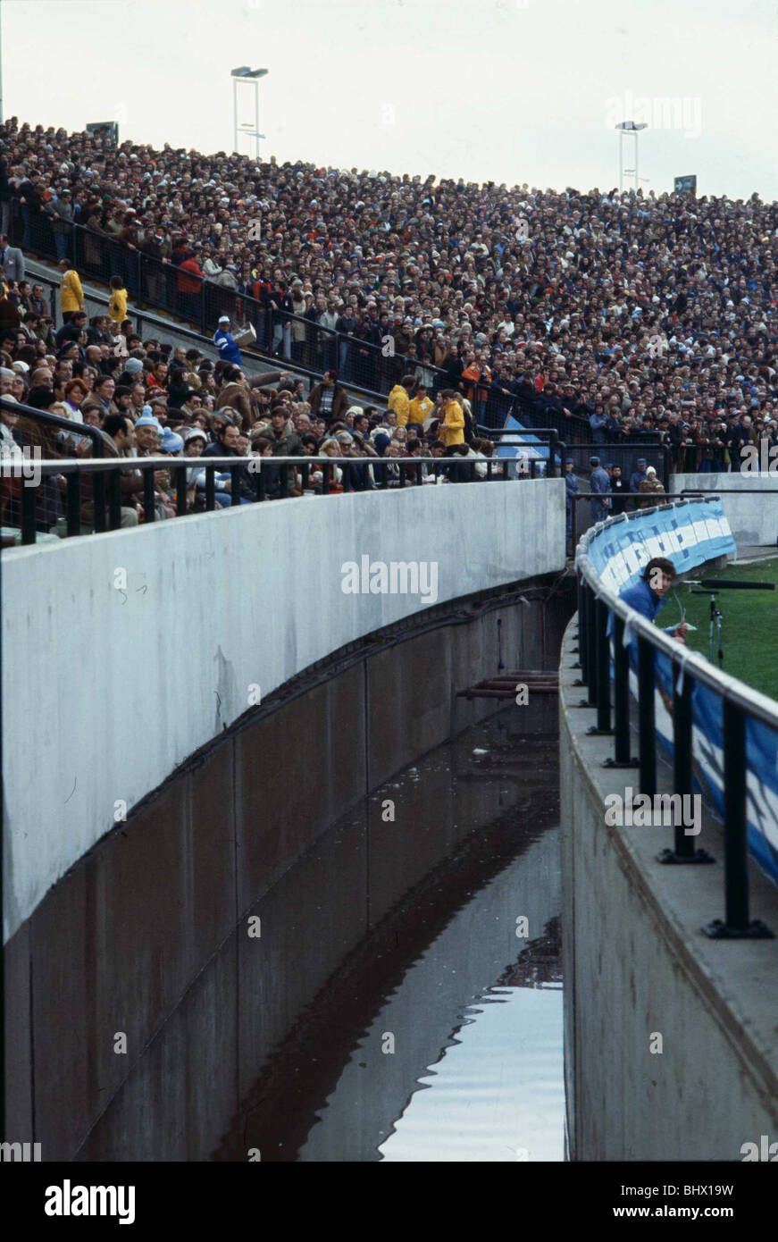 World Cup 1978 gruppo 1 Francia 1 Italia 2 il fossato intorno al campo di Mar del Plata stadium Foto Stock