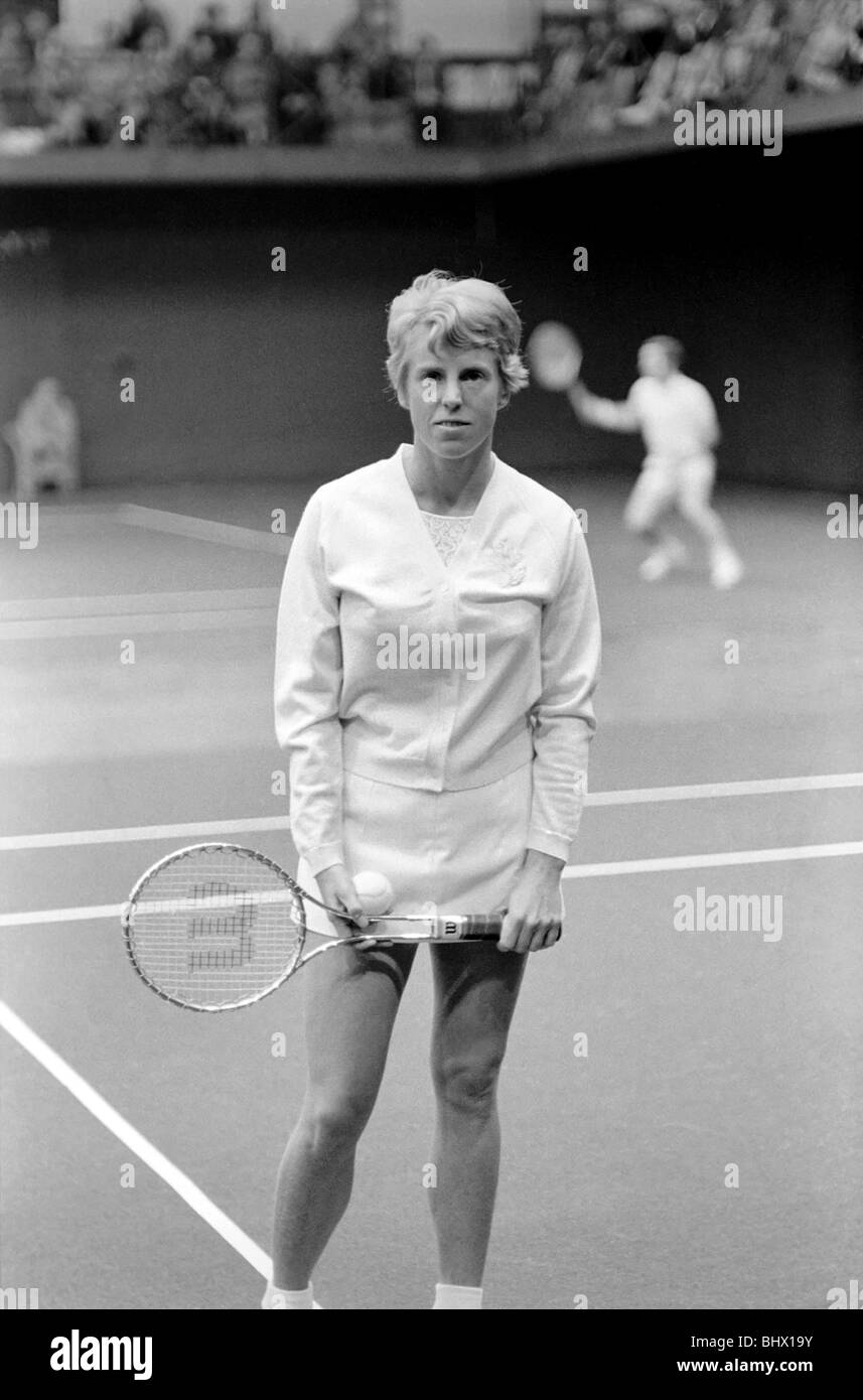 Il venticinquesimo aprire il torneo di tennis presso il Palace Hotel, Torquay. Le signore sceglie la sig.ra Ann Jones Novembre 1969 Z10836-001 Foto Stock