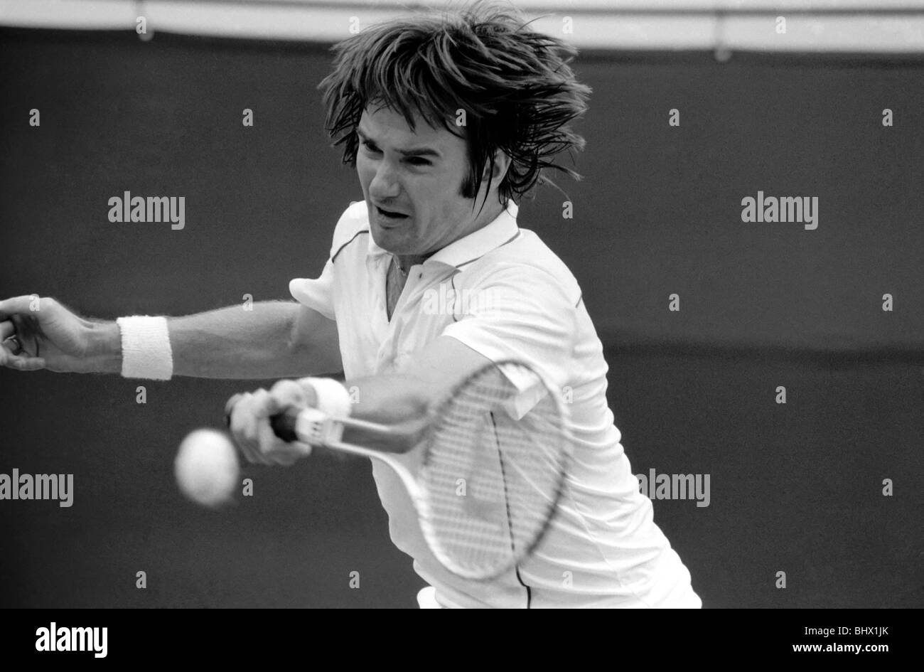 Wimbledon 3° giorno: Jimmy Connors in azione. Giugno 1981 81-3579-008 Foto Stock