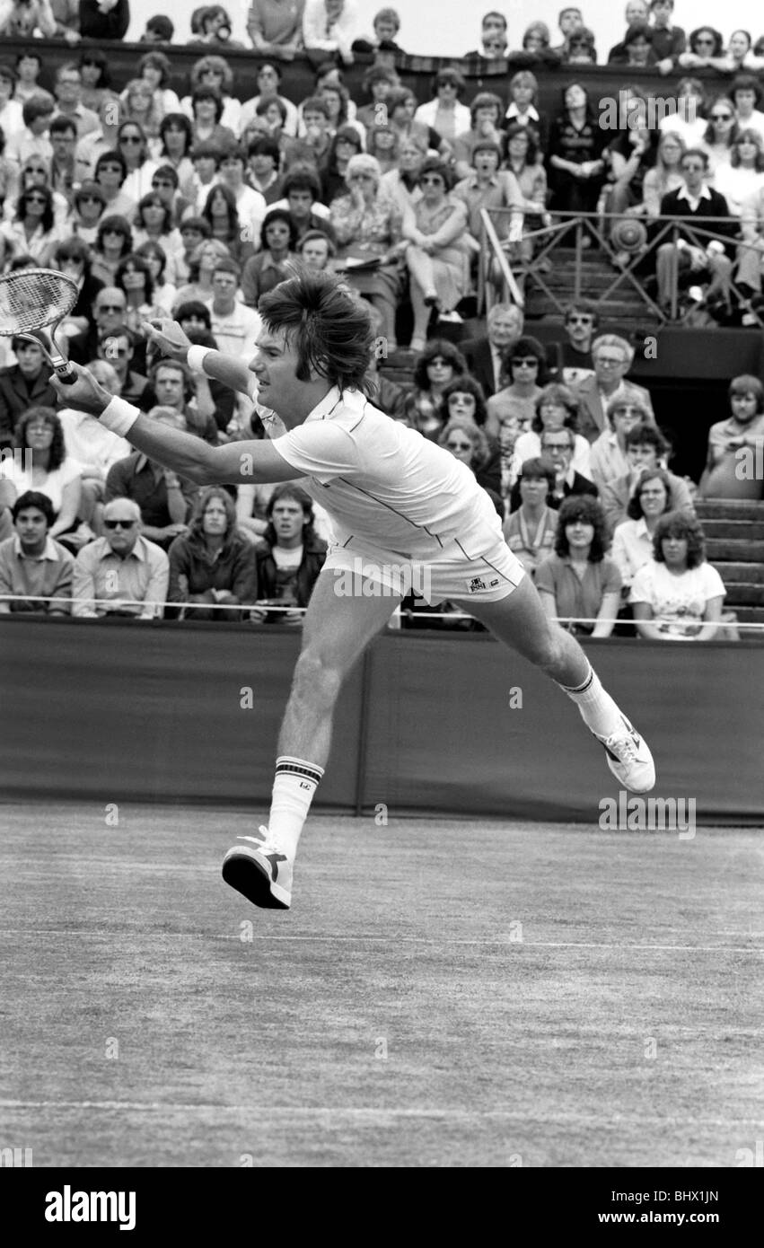 Wimbledon 3° giorno: Jimmy Connors in azione. Giugno 1981 81-3579-011 Foto Stock