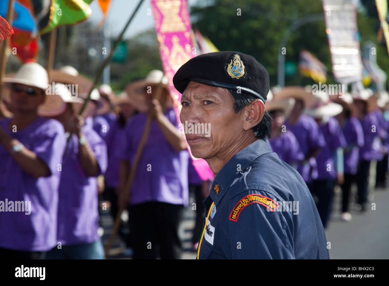 Fiori in mostra, antica e moderna arte floreale allegramente decorate adornato, sfilata di carri allegorici realizzati con fiori colorati; xxxiv Chiang Mai Festival dei Fiori. Foto Stock