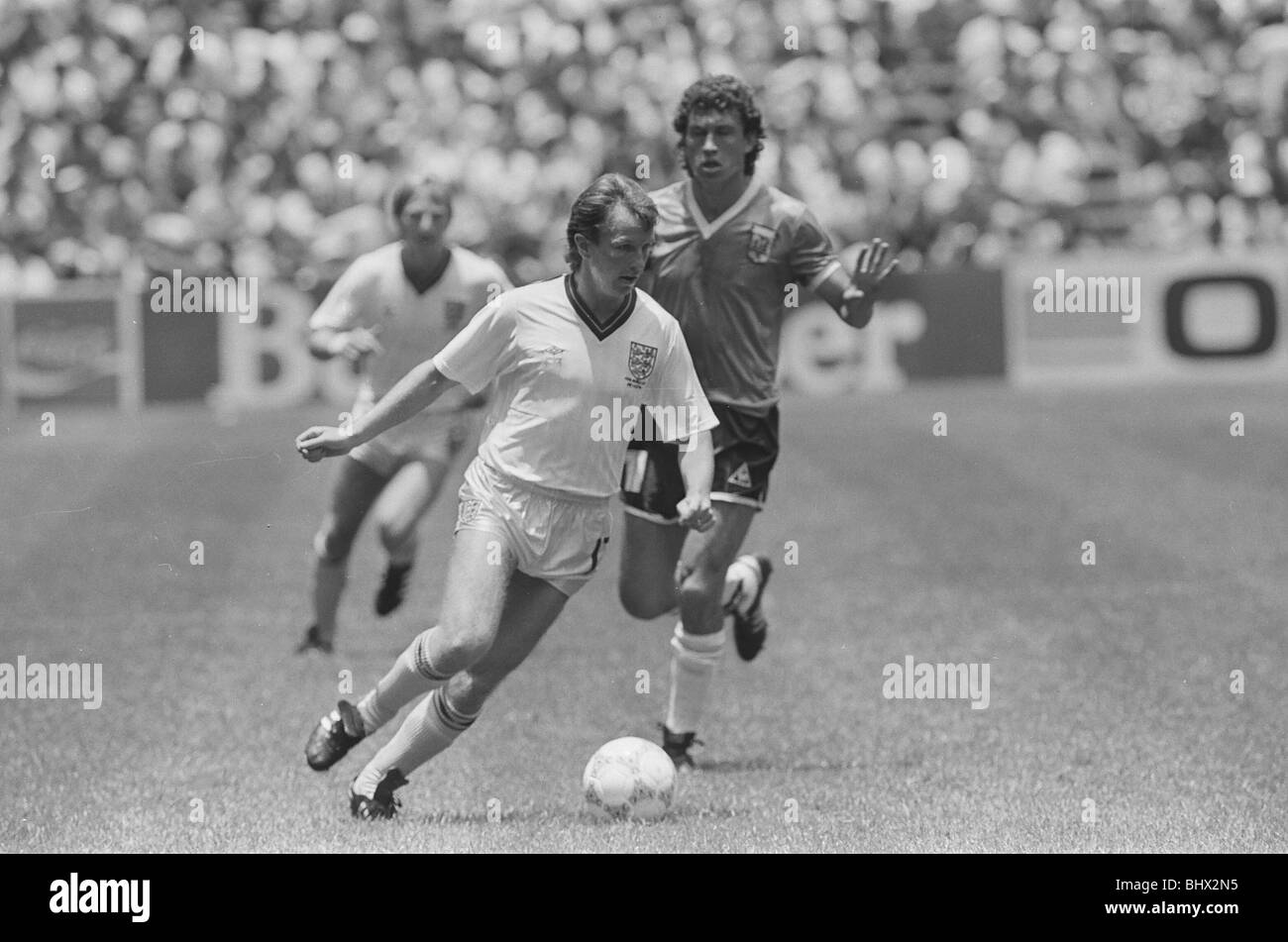 Coppa del mondo Messico '86 Inghilterra v Argentina azione più ventole a partita. Le immagini non equilibrata o pulito solo per scopi di valutazione.Caption locale *** la mano di Dio corrispondono Foto Stock