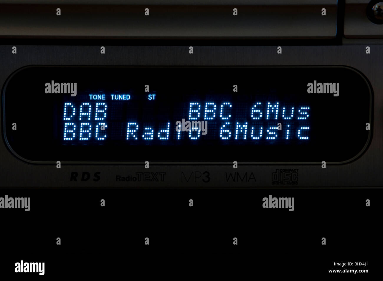 Display della radio DAB mostra BBC Radio 6 Music Foto stock - Alamy
