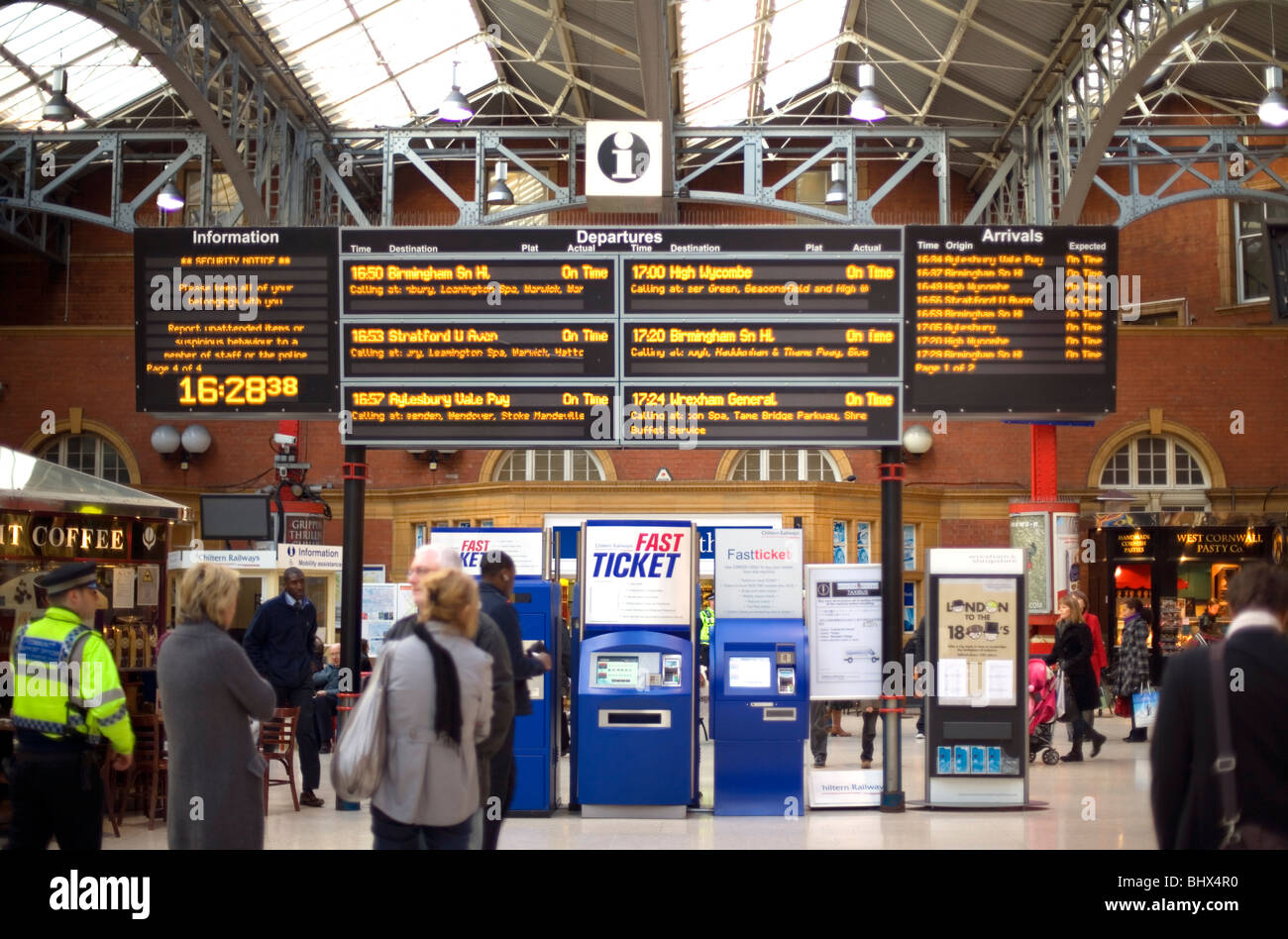 Stazione di Marylebone interno, informazioni di viaggio a Londra, Inghilterra, Regno Unito, Europa Foto Stock