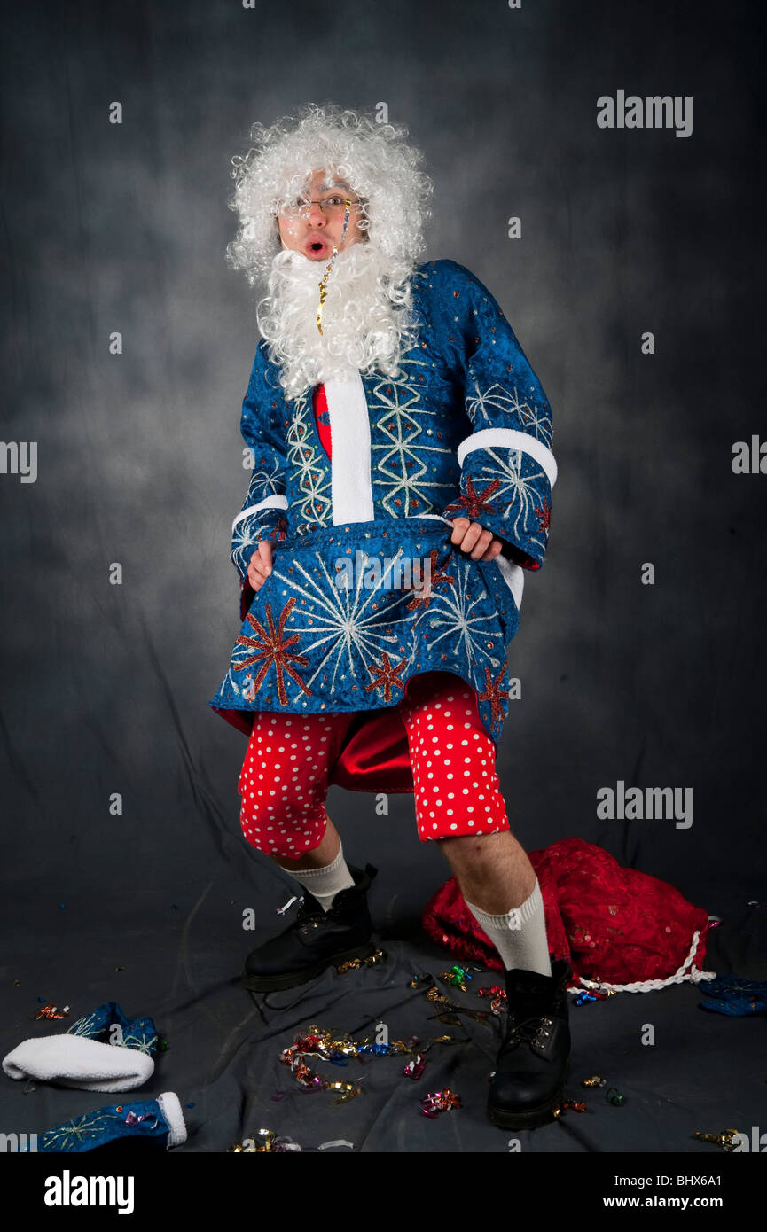 Moroz, Personaggio Di Natale Russo. Padre Gelo Con Una Borsa Di Regali in  Una Foresta Innevata. Inverno Immagine Stock - Immagine di gelo, uomo:  205092817