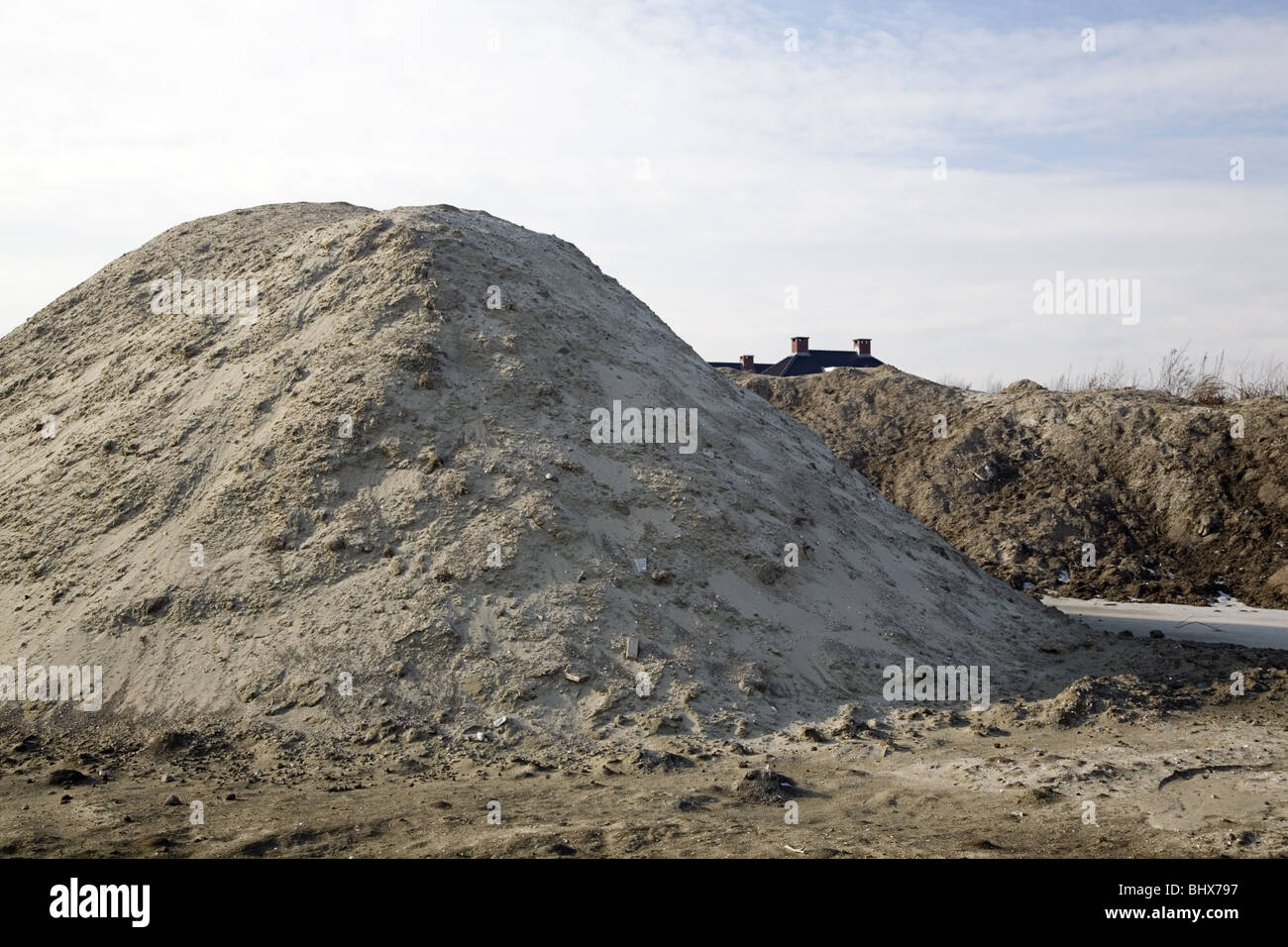Cumulo di sabbia su un sito di costruzione, Alblasserdam, South-Holland, Paesi Bassi Foto Stock
