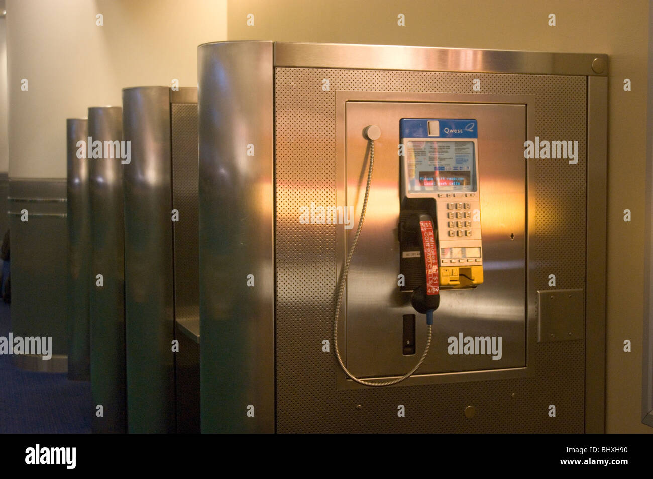 Phone Booth in Aeroporto locale Foto Stock