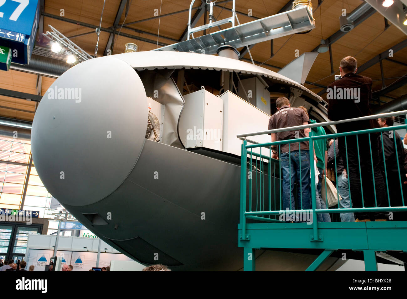 Hannover Messe 2009, il più importante evento di tecnologia, la cabina della macchina di un perno ruota. Repubblica federale di Germania Foto Stock