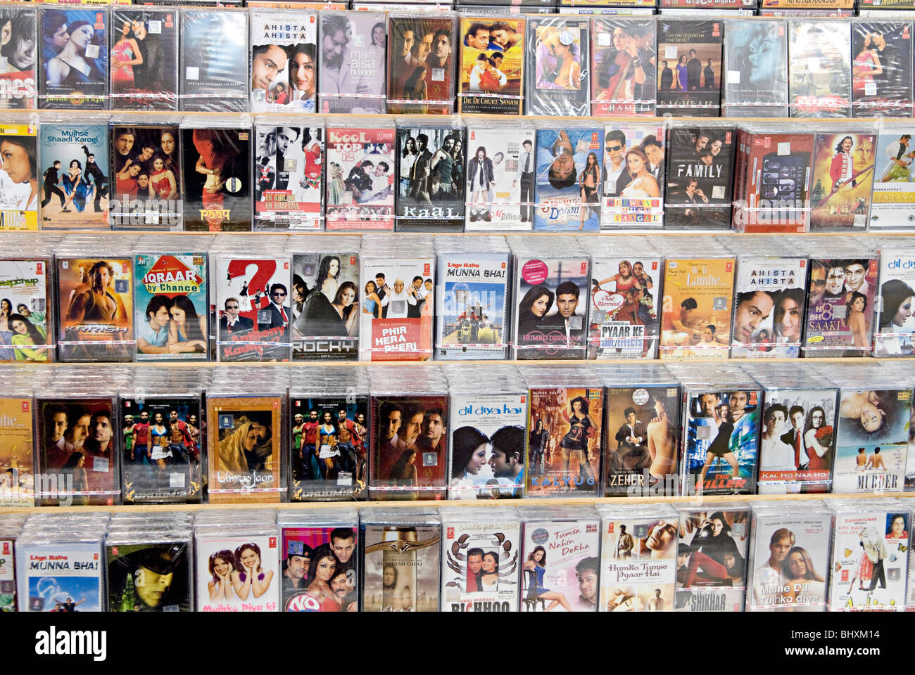 British asian indian music shop con righe di bhangra e hindi cd a Southall Londra Foto Stock