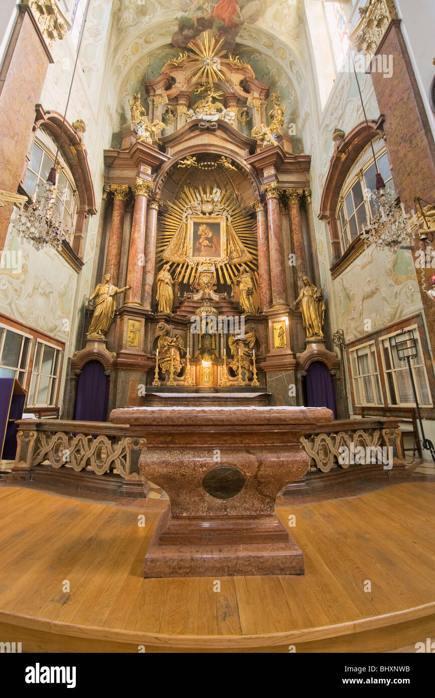 Altare di Mariahilfer chiesa (Maria Hülff), Mariahilferstreet, Vienna, Austria Foto Stock