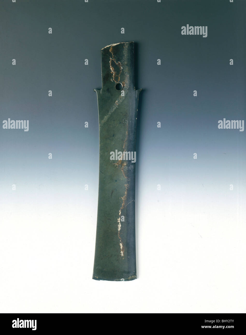 Verde scuro jade Zhang scettro, Neolitico, cultura Longshan, Cina, c2300-1700 BC. Artista: sconosciuto Foto Stock