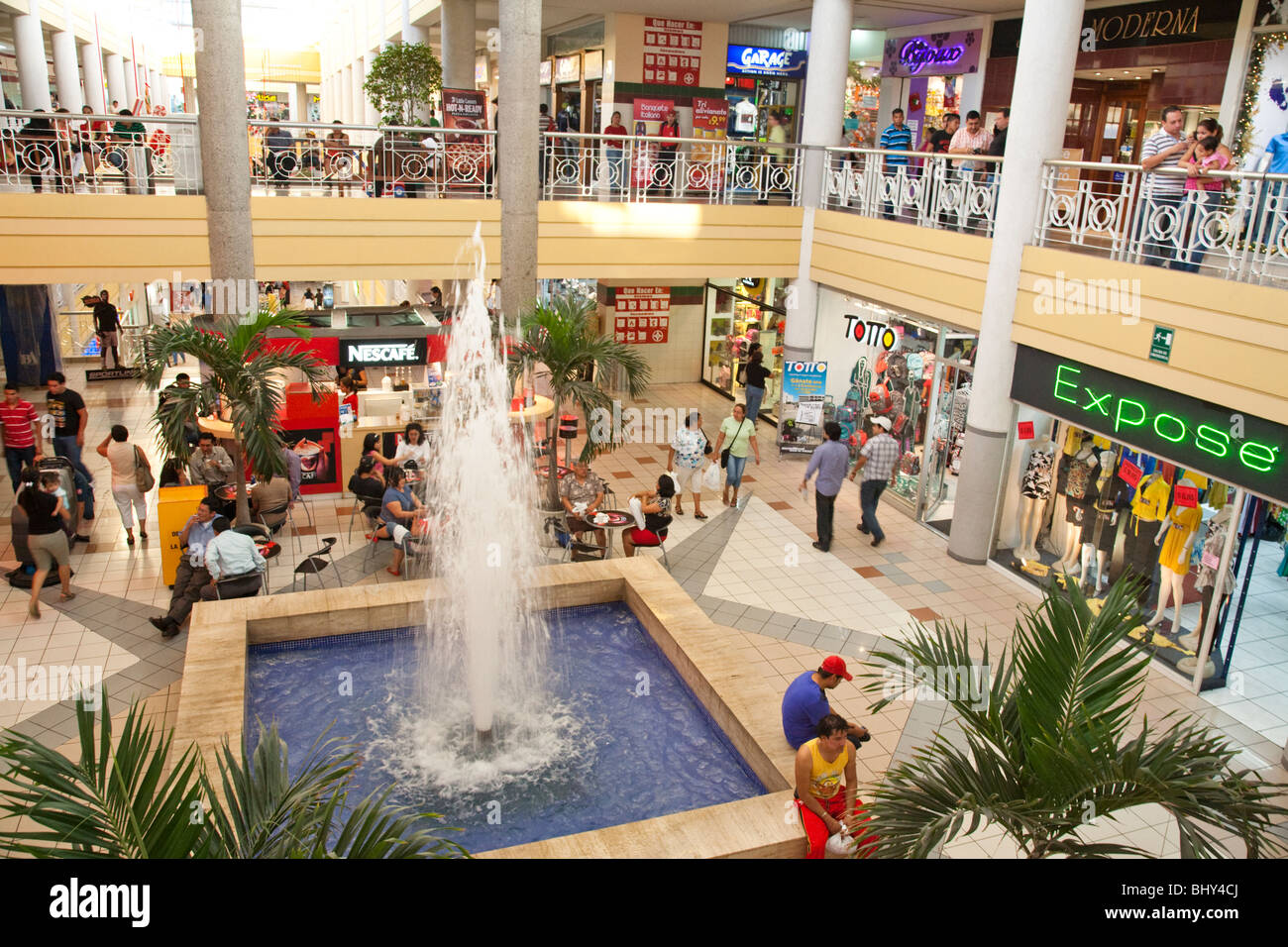 Metrocentro Shopping Mall, San Salvador Foto Stock