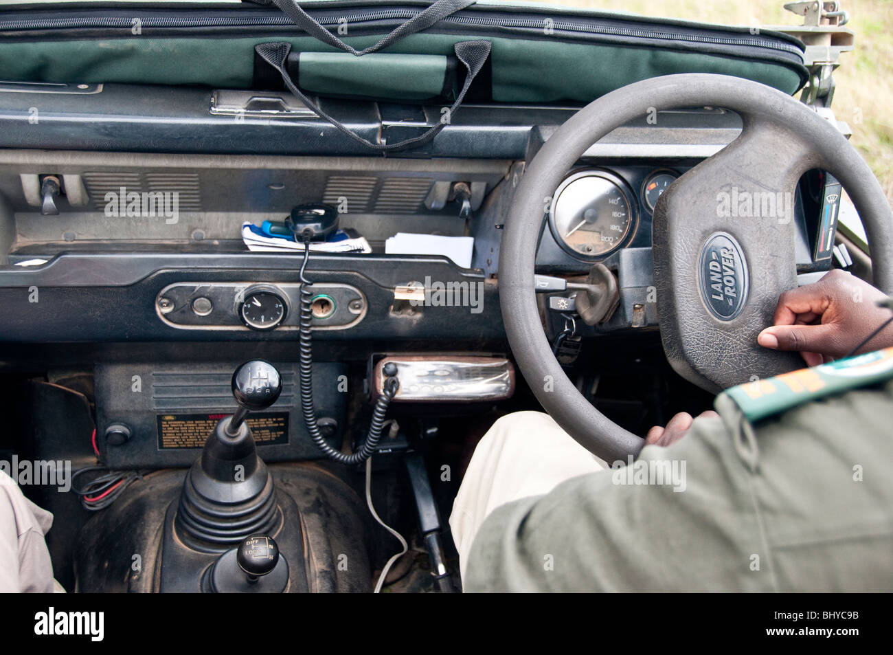 Fucile e interno di un sudafricano Rangers Jeep. Foto Stock