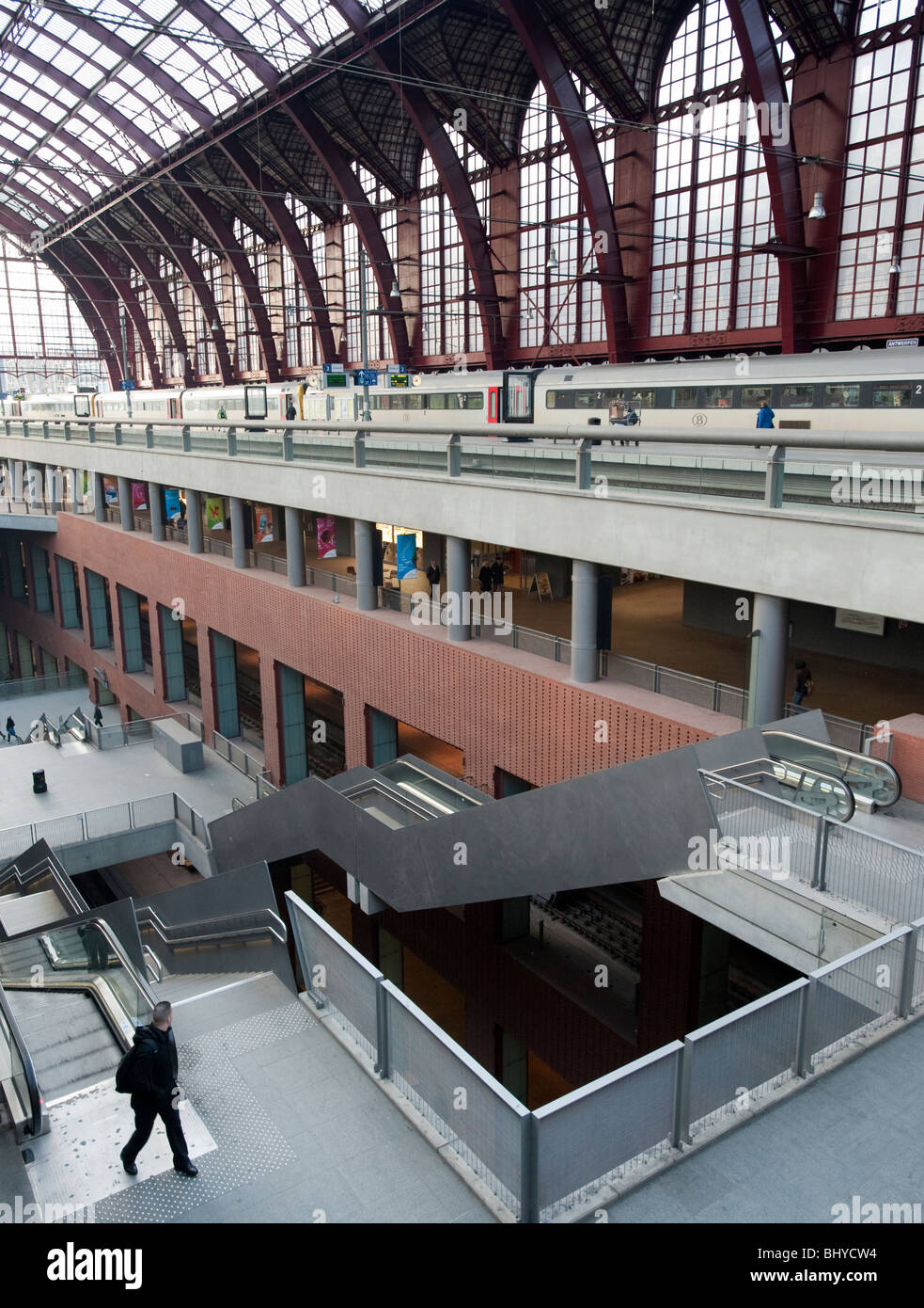 Anversa la stazione ferroviaria centrale in Belgio Foto Stock