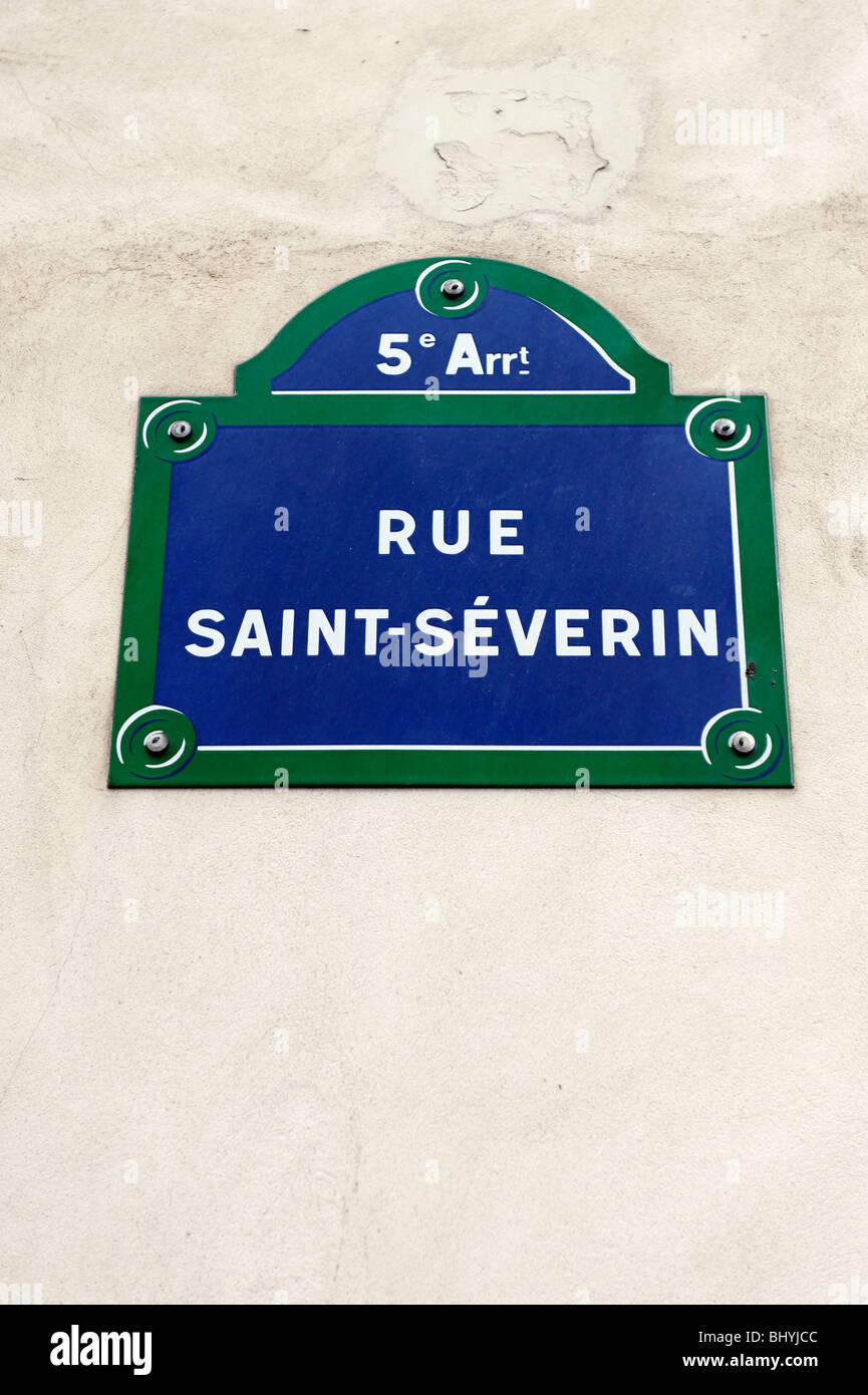 Un cartello stradale per rue Saint-Severin, nel 5° Arrondissement, Parigi Foto Stock