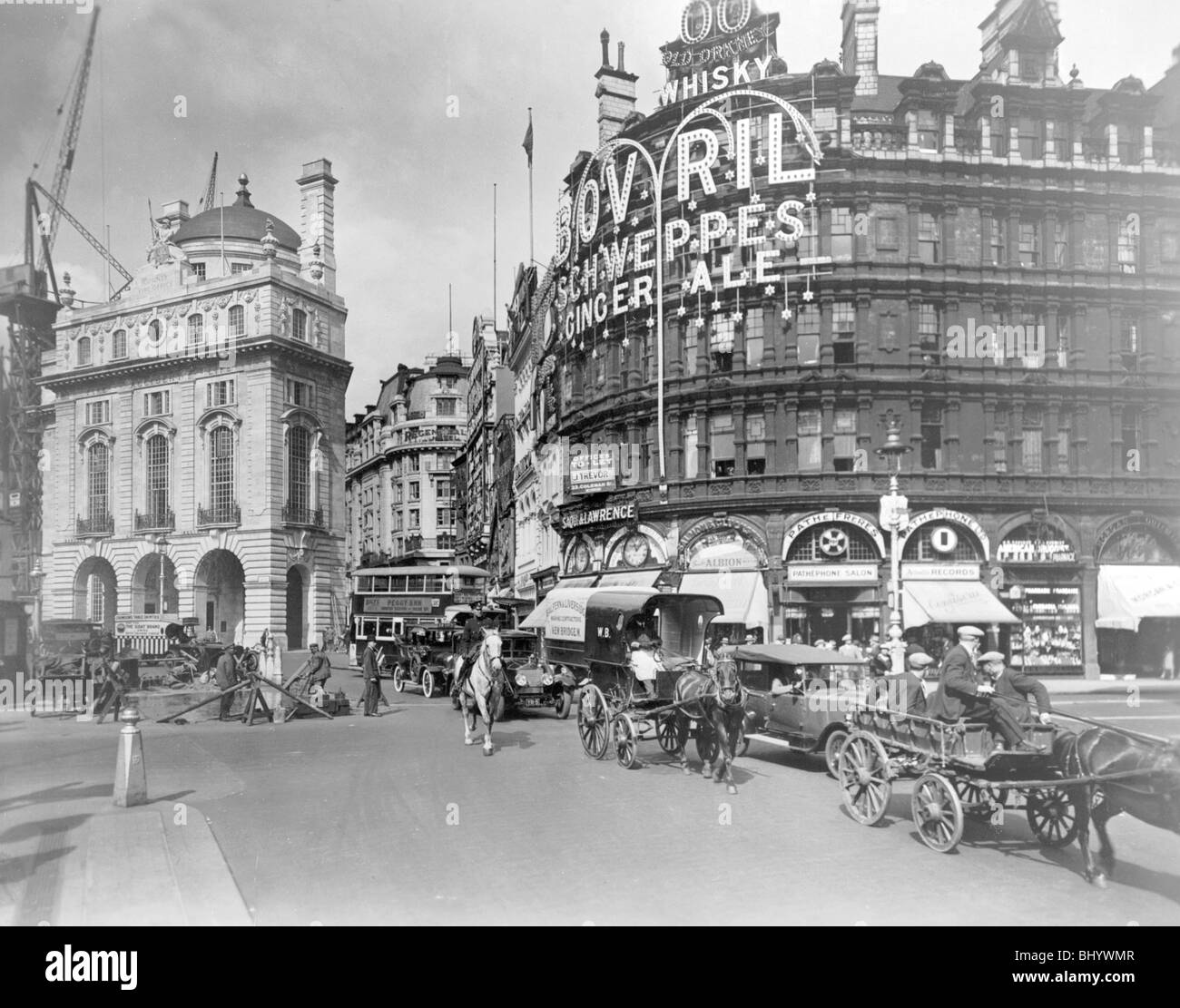 Piccadilly Circus, City of Westminster, Londra, nei primi anni del XX secolo. Artista: George Davison Reid Foto Stock