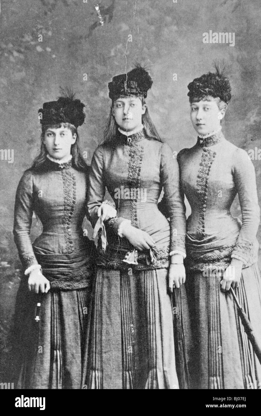 Le figlie del re Edward VII; la principessa Maud, Louise e Victoria del Galles, 1886. Artista: sconosciuto Foto Stock