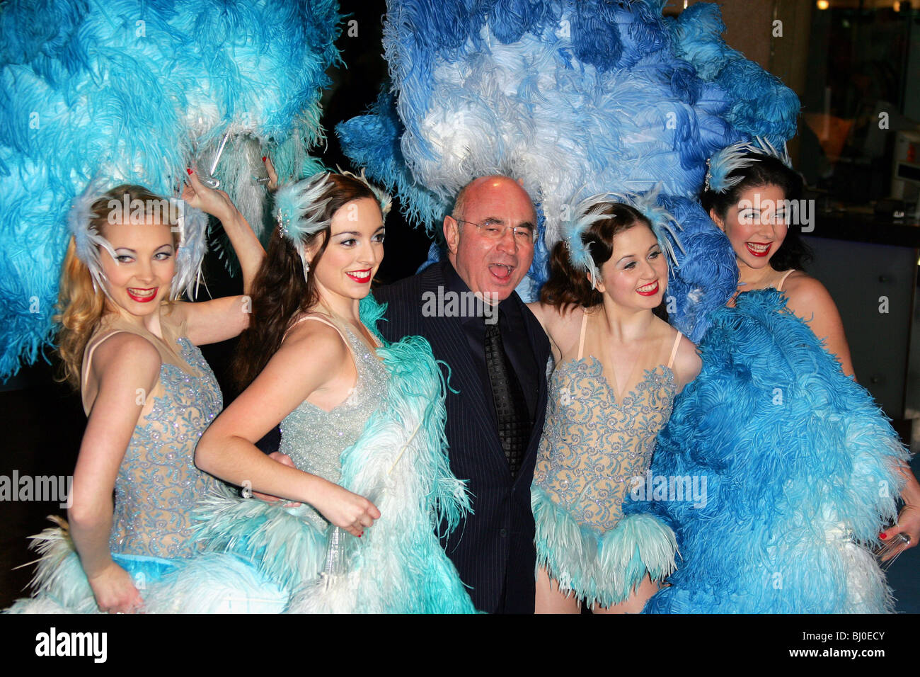 BOB HOSKINS ATTORE VUE WEST END Leicester Square Londra Inghilterra 23/11/2005 Foto Stock