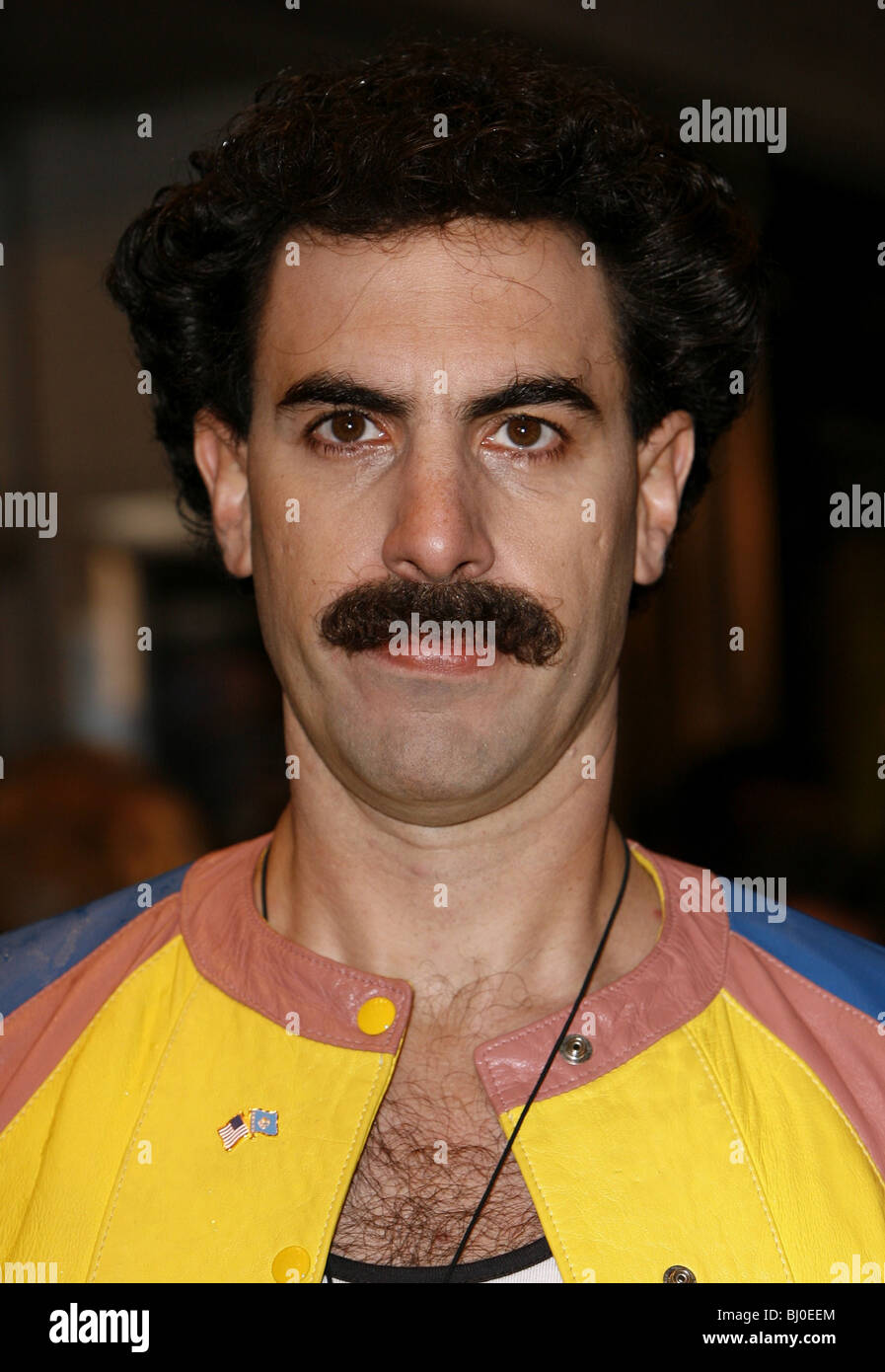 SACHA baron cohen come Borat attore l' odeon LONDON 25/10/2006 Foto Stock